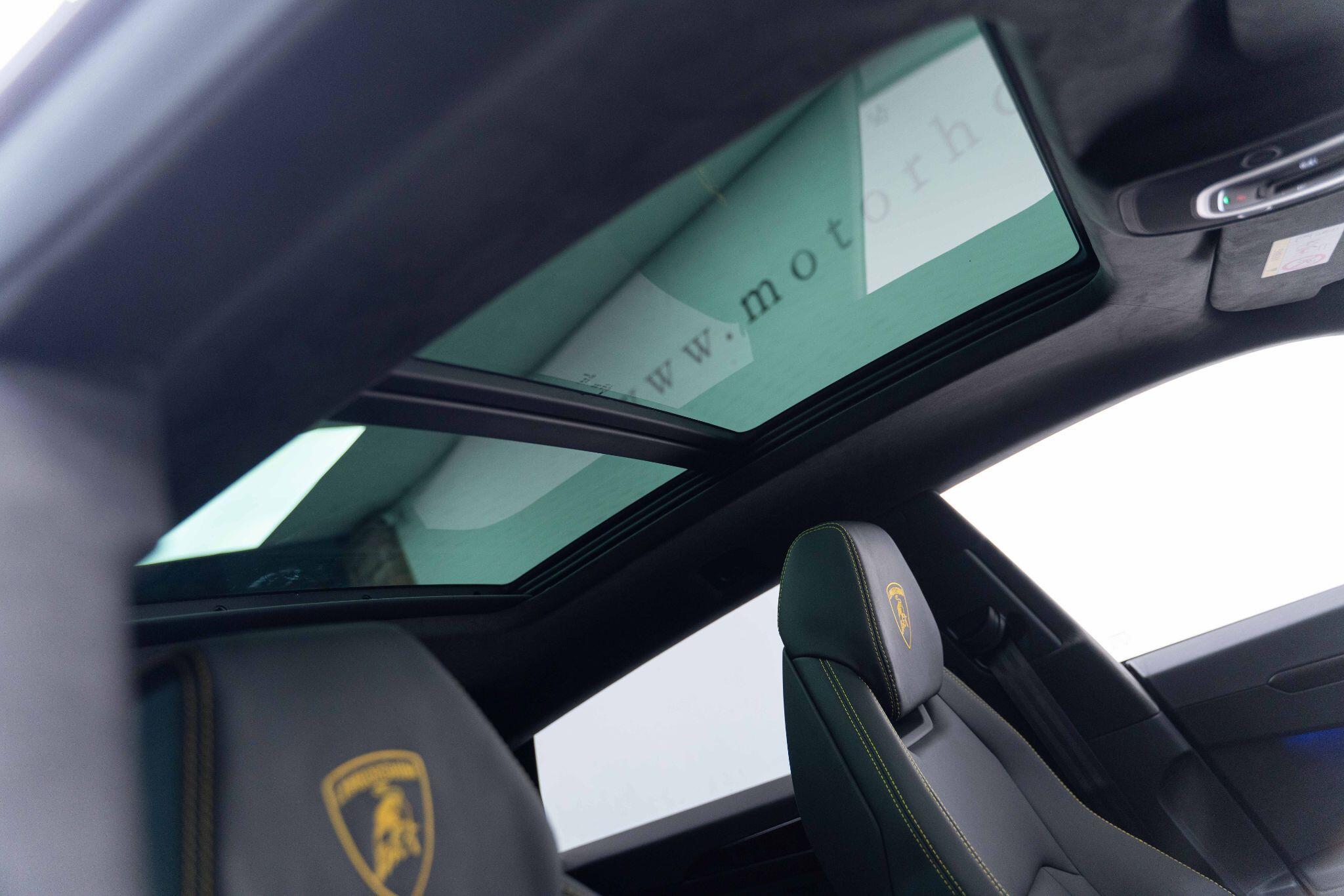 Lamborghini Urus - Image 13