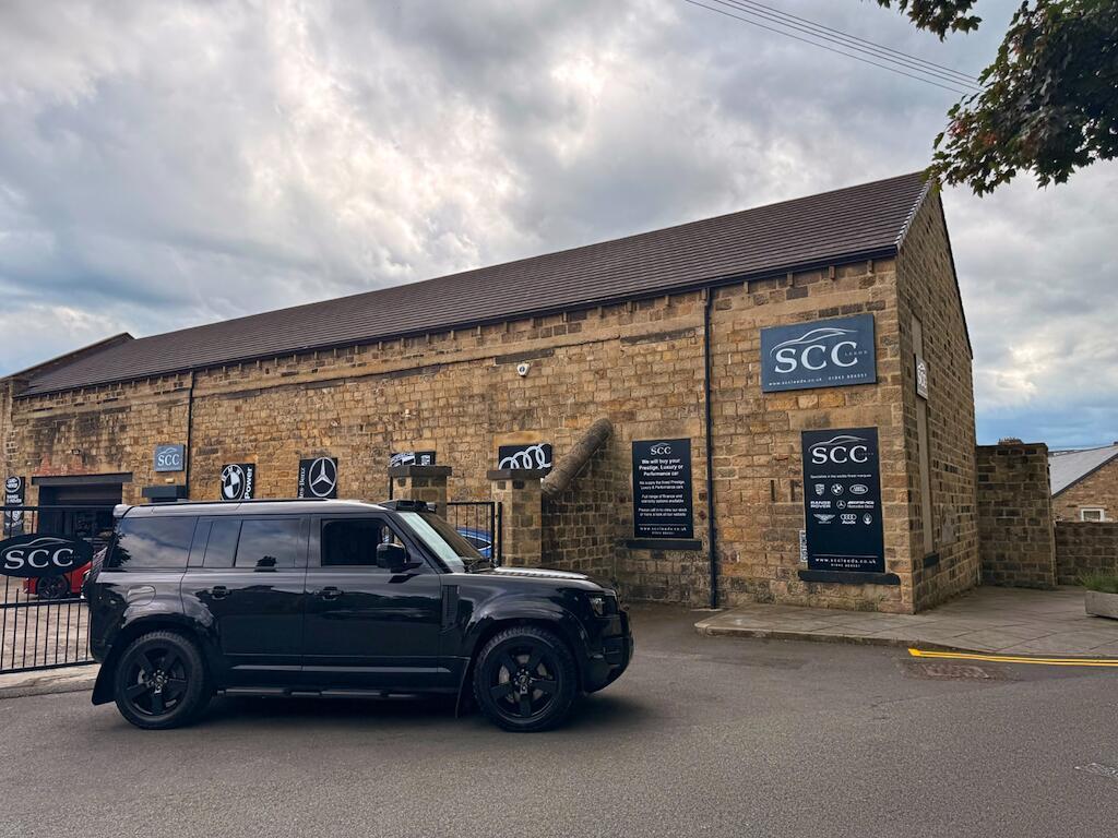 Land Rover Defender 110 - Image 14