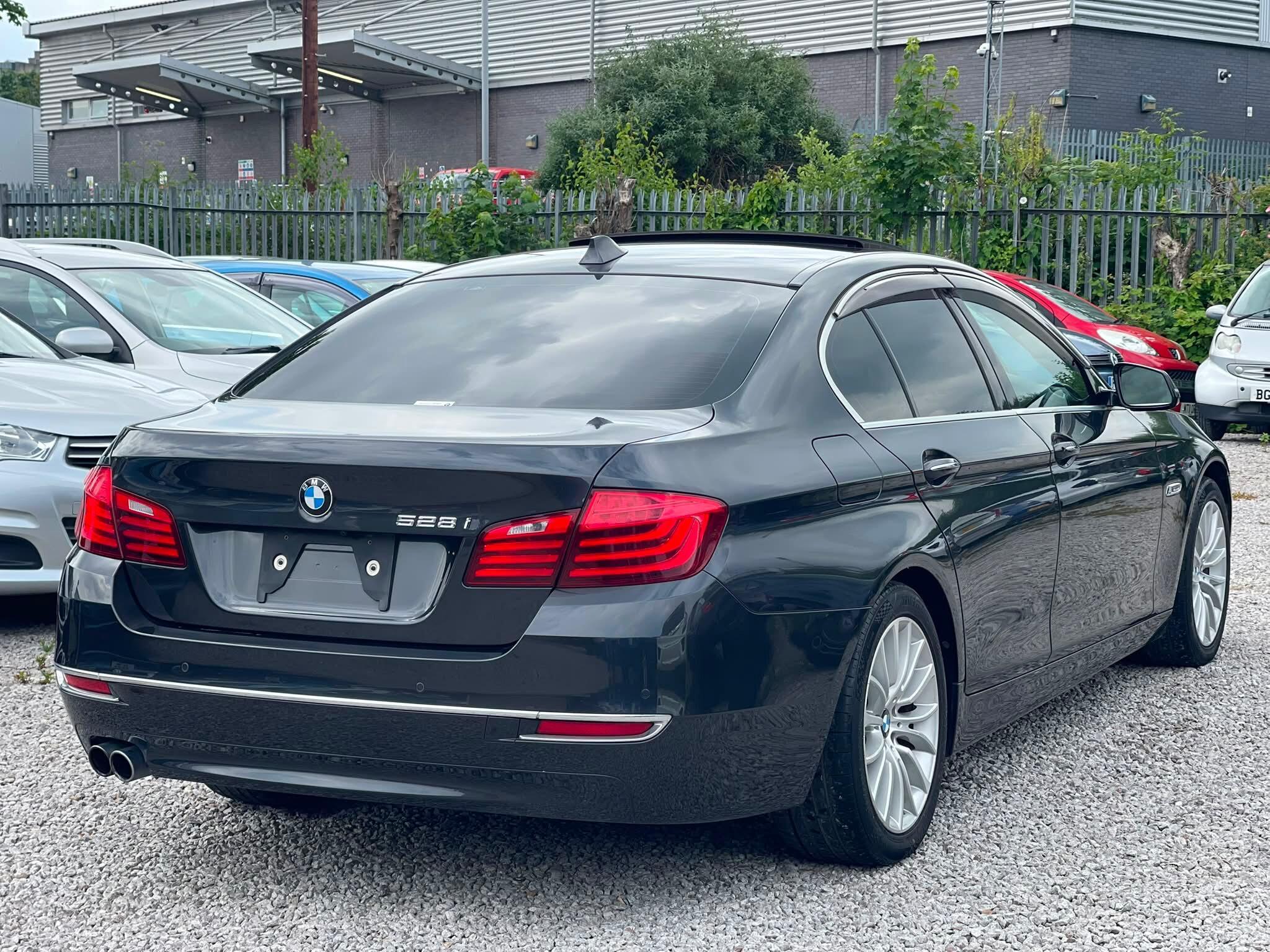 BMW 5 Series - Image 8