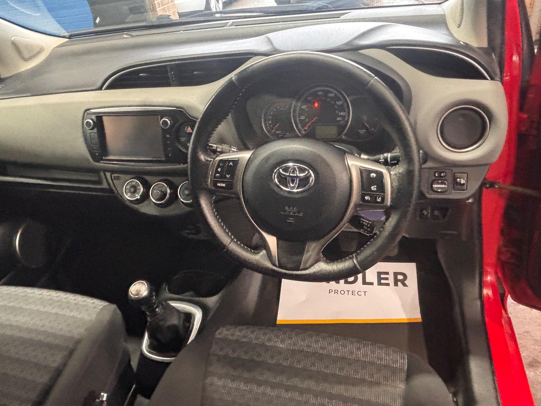 Toyota Yaris - Image 17