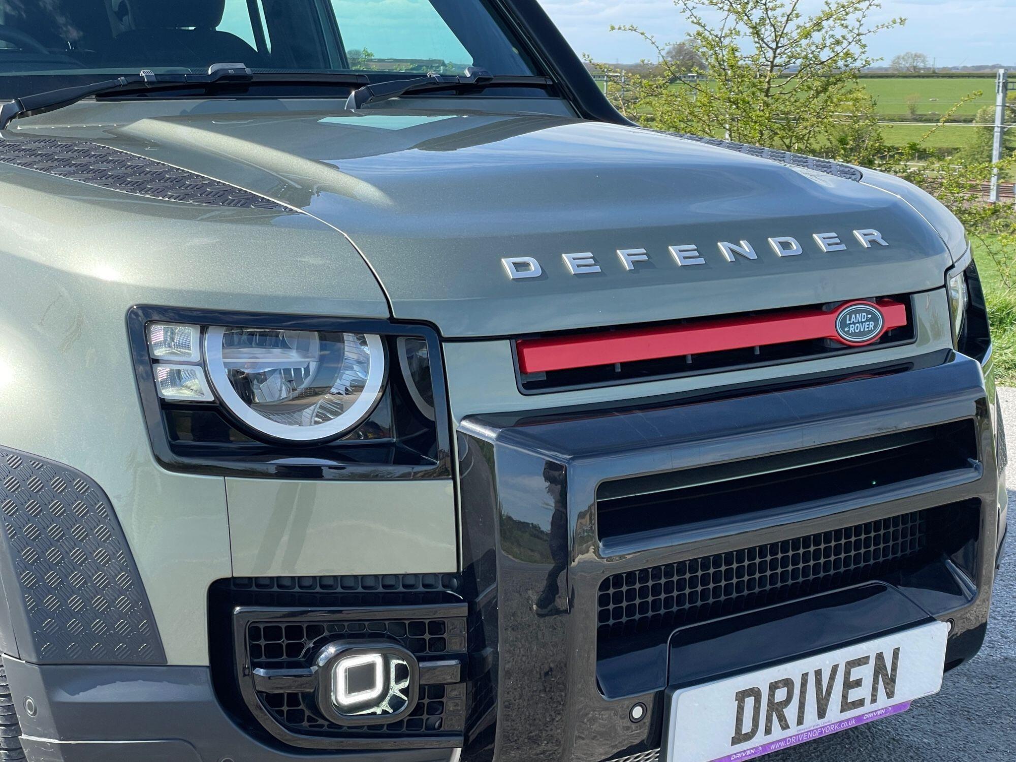 Land Rover Defender - Image 4