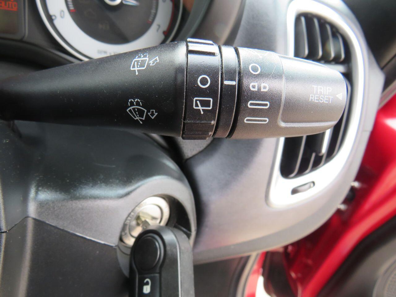 Fiat 500L - Image 18