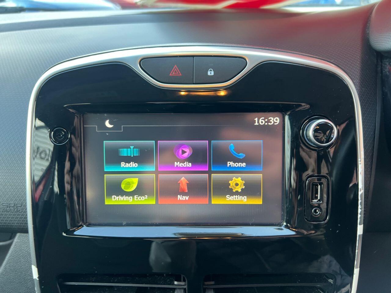 Renault Clio - Image 20