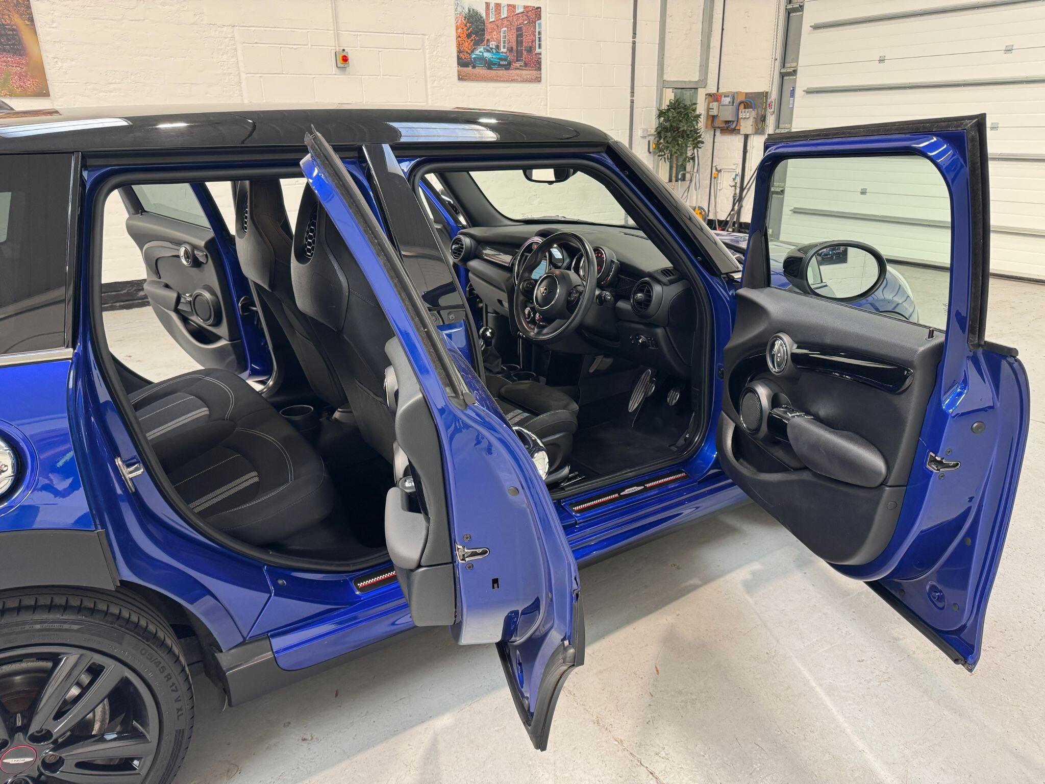 MINI Hatch - Image 23