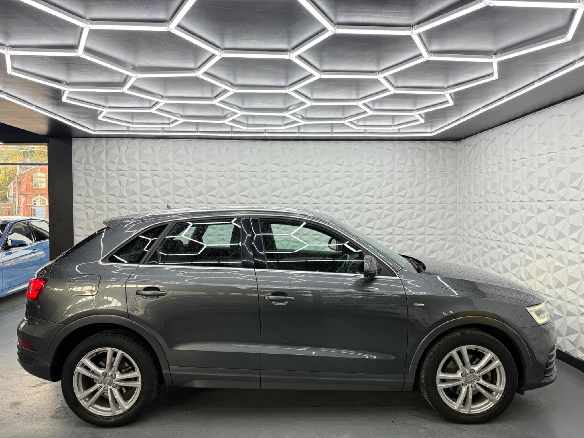 Audi Q3 - Image 13