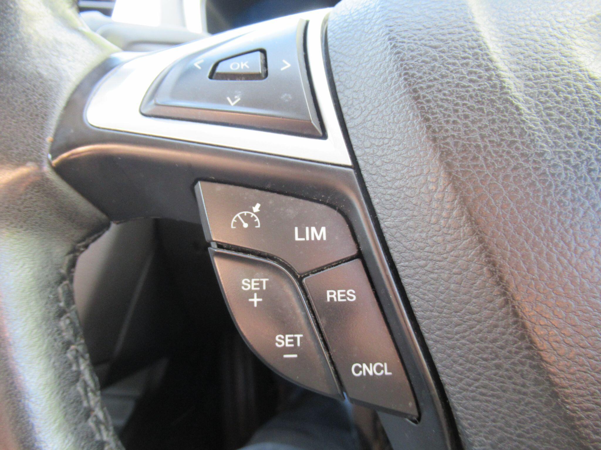 Ford Mondeo - Image 18