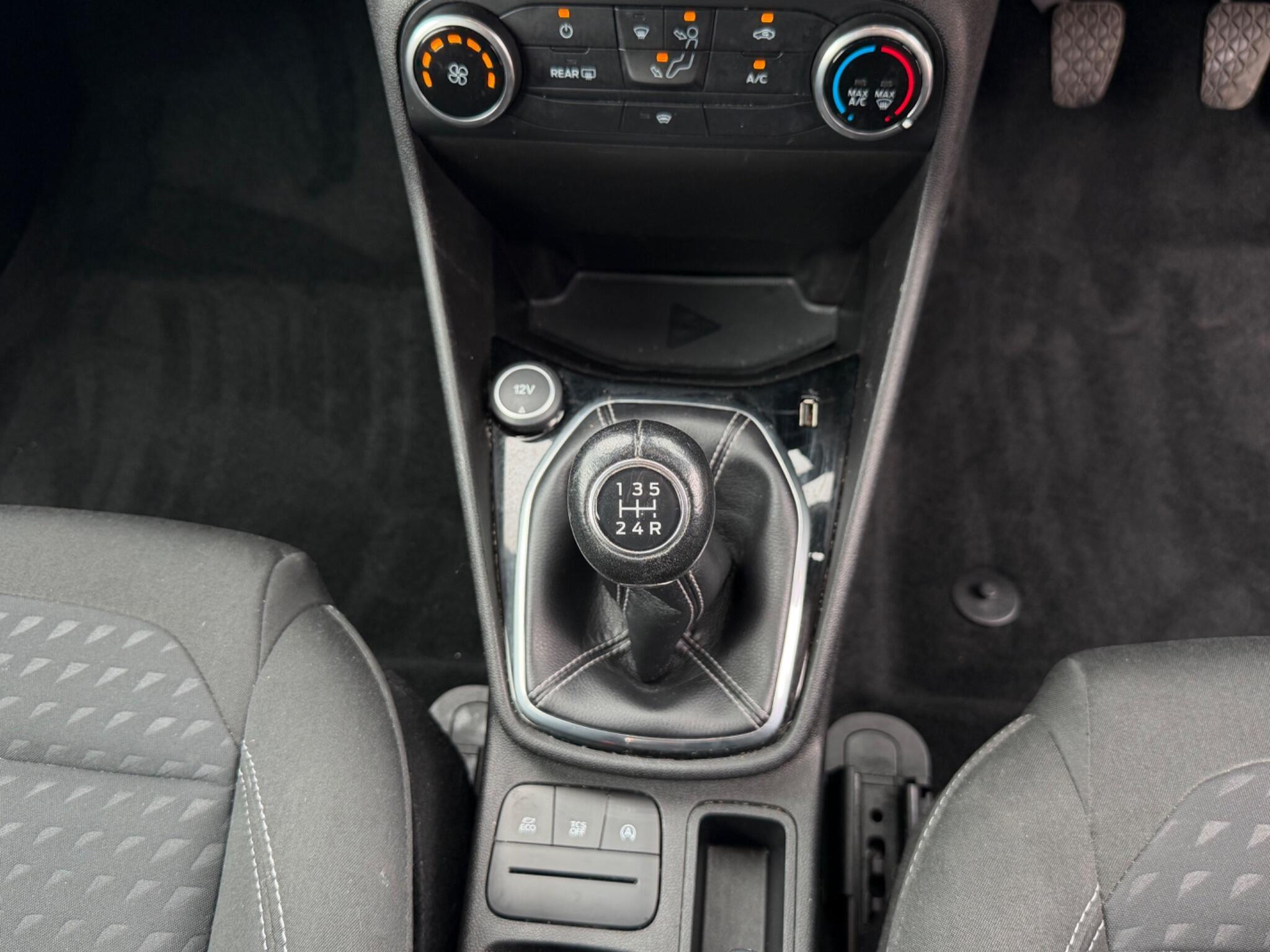 Ford Fiesta - Image 22