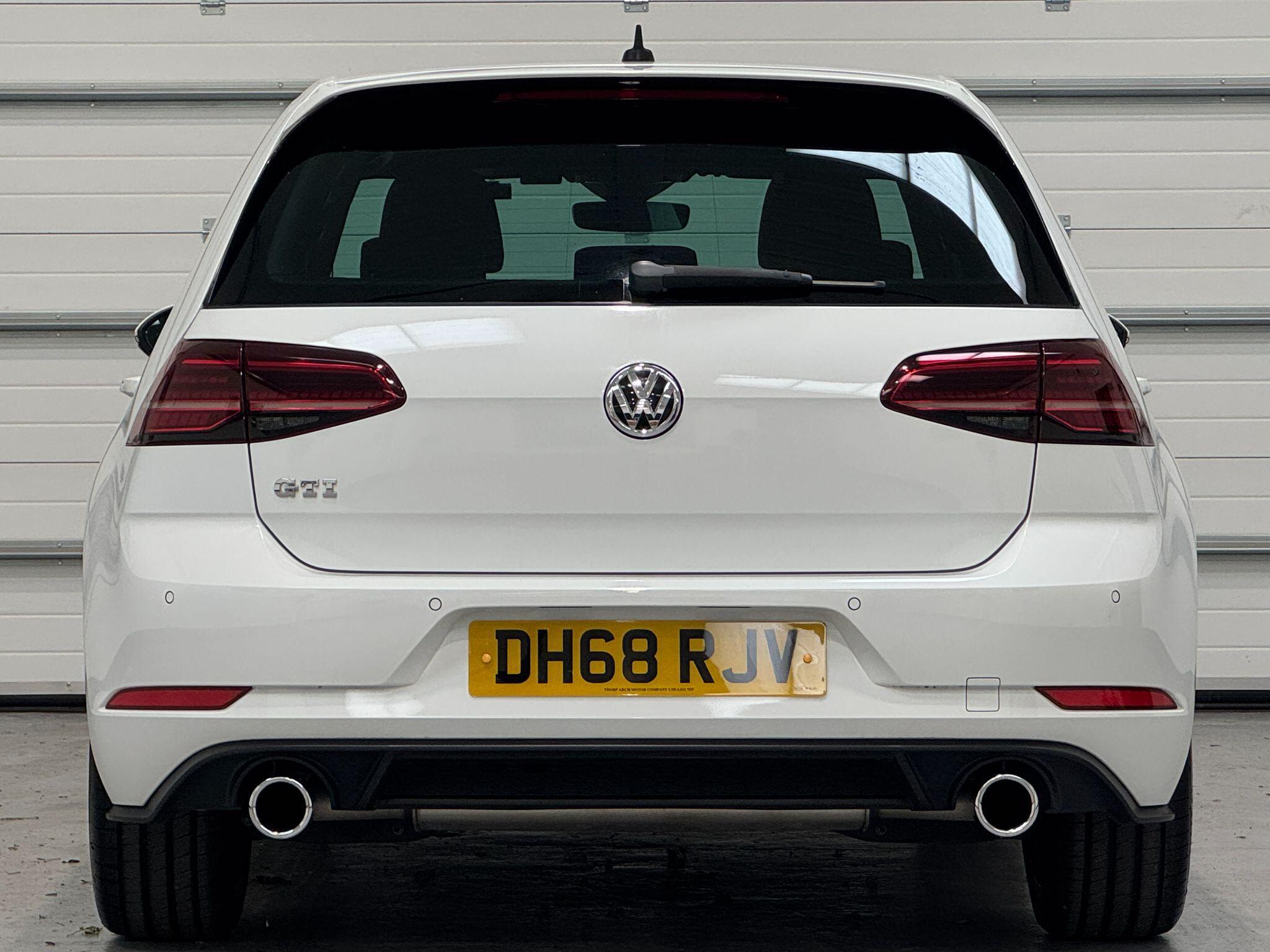 Volkswagen Golf - Image 13