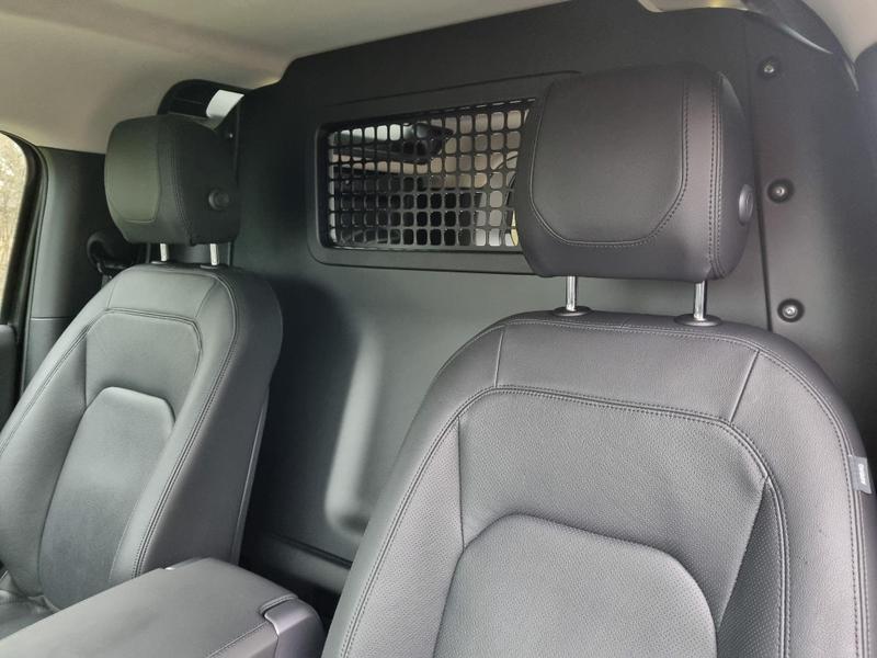 Land Rover Defender 90 - Image 12
