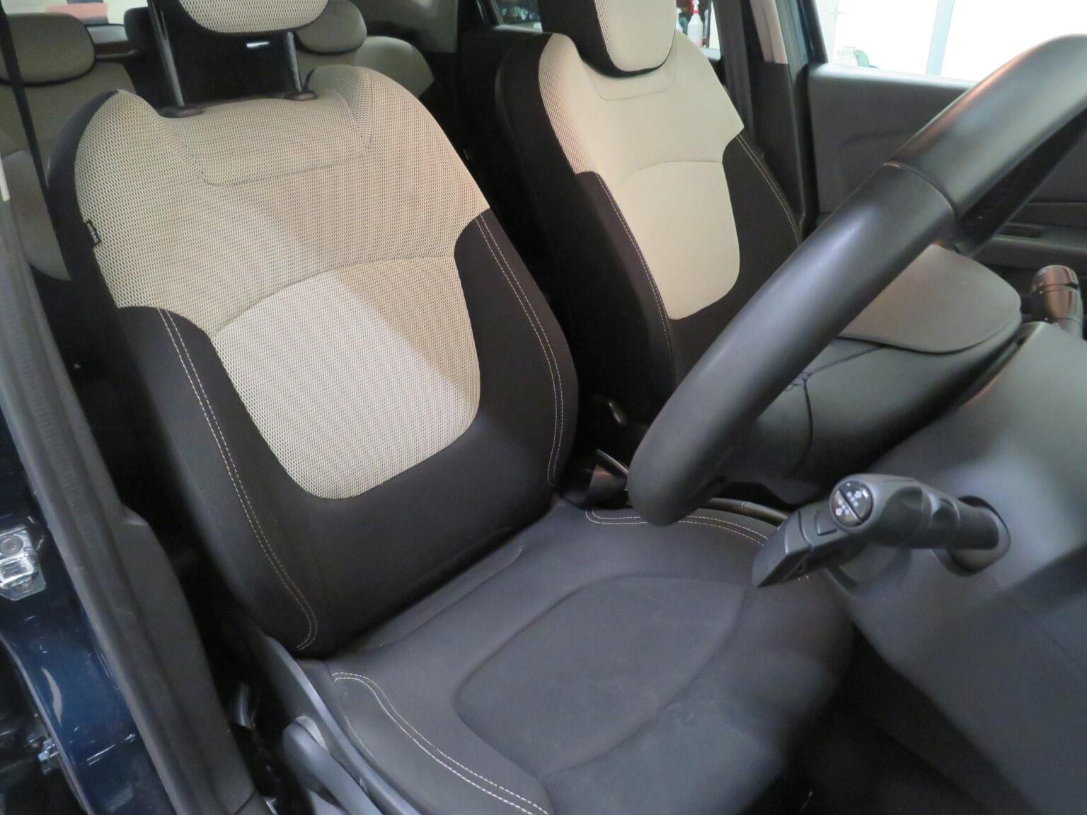 Renault Captur - Image 16