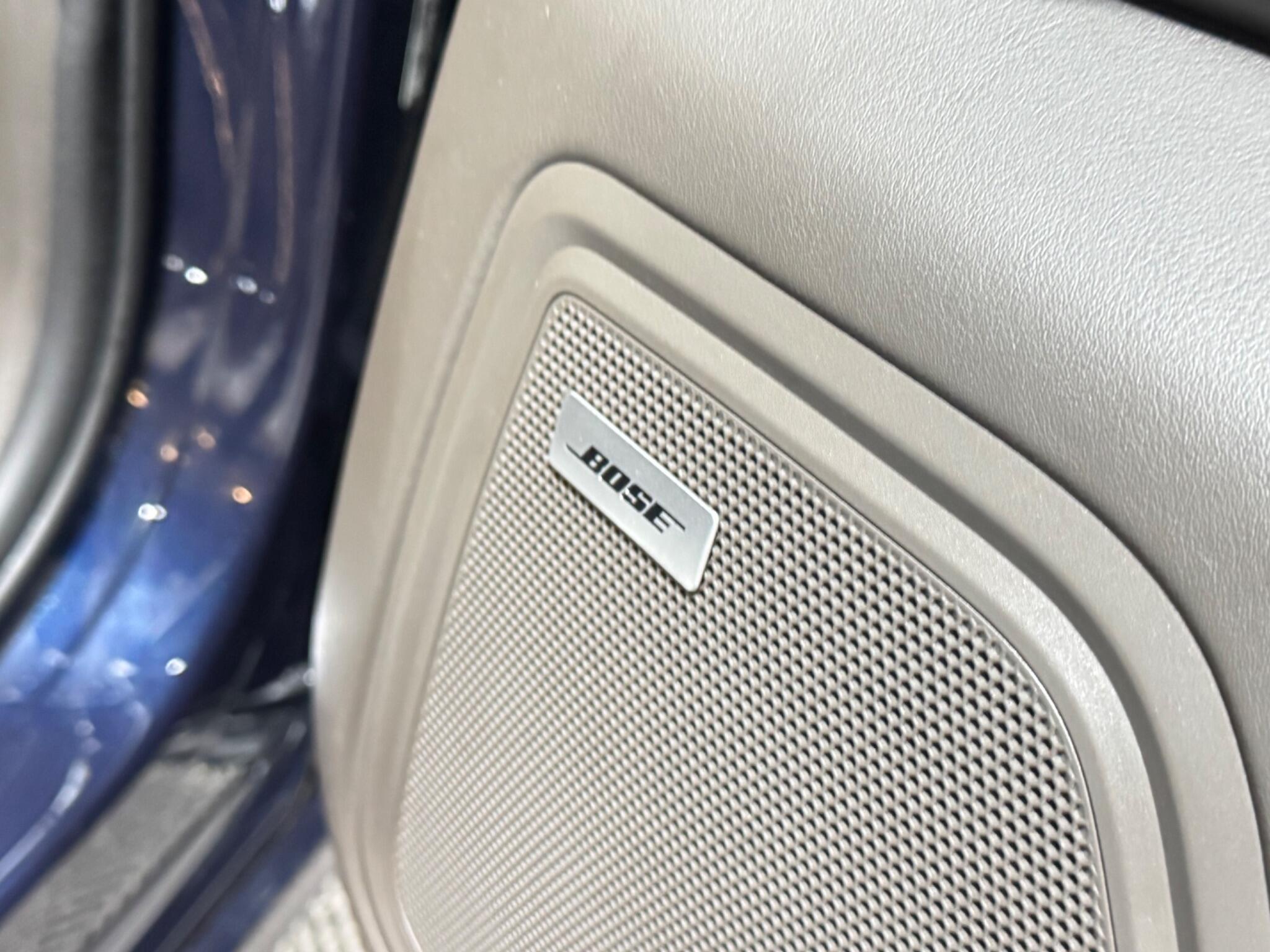 Porsche Macan - Image 17