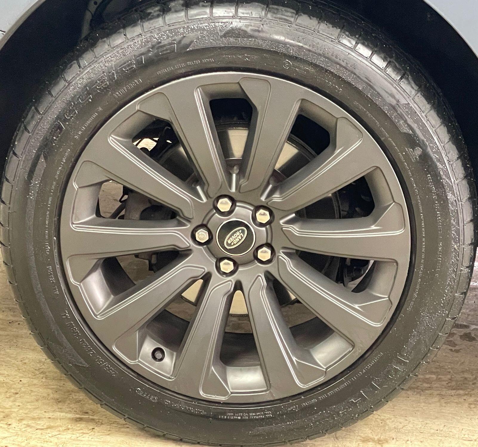 Land Rover Range Rover Velar - Image 14