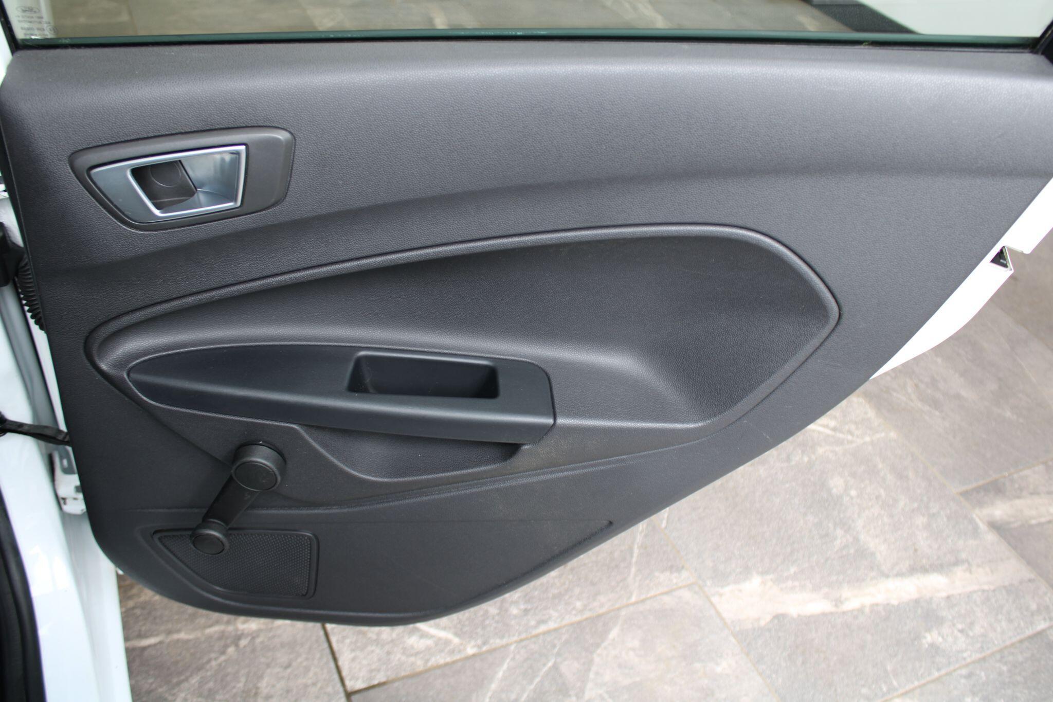 Ford Fiesta - Image 41