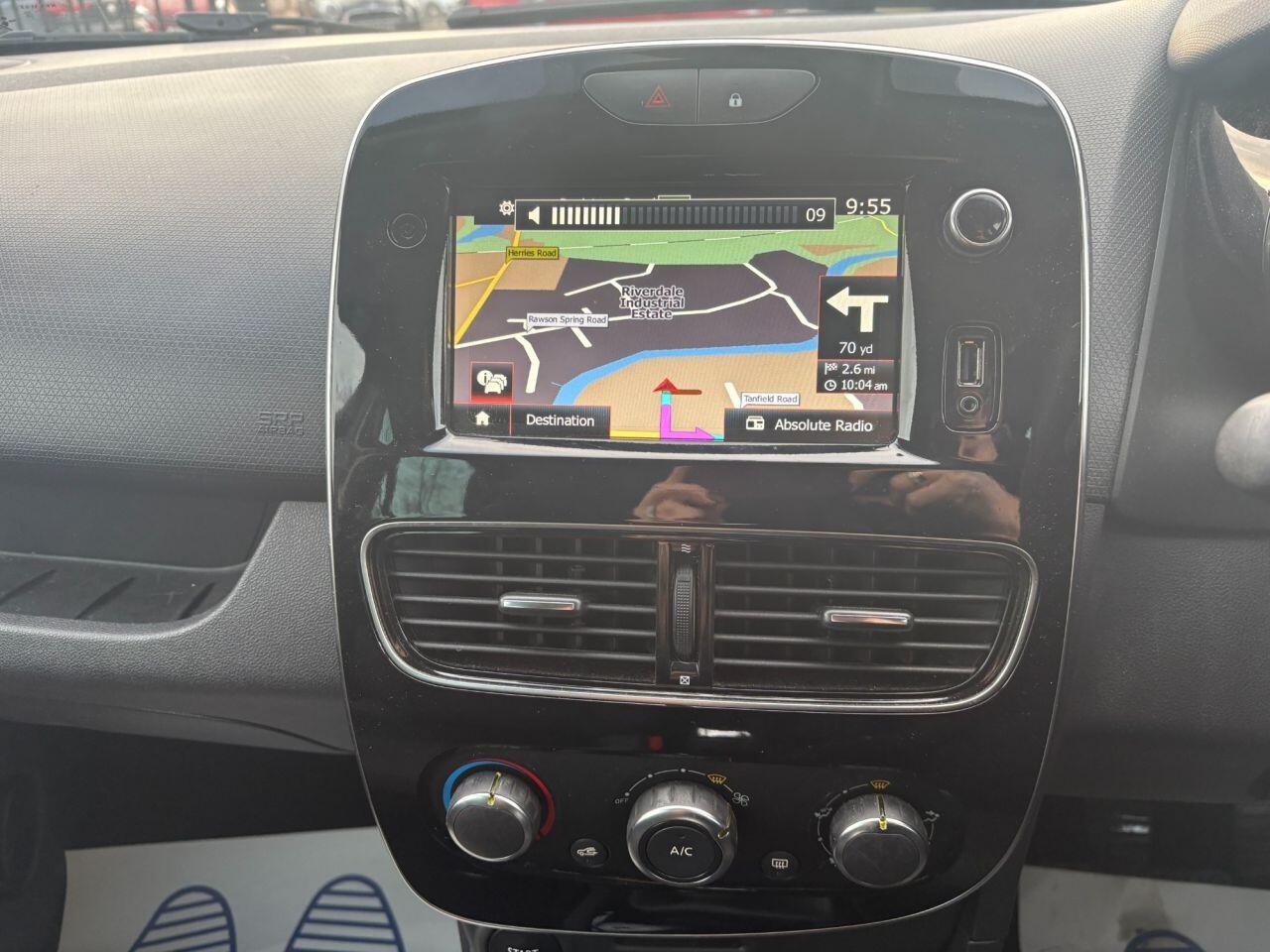 Renault Clio - Image 14