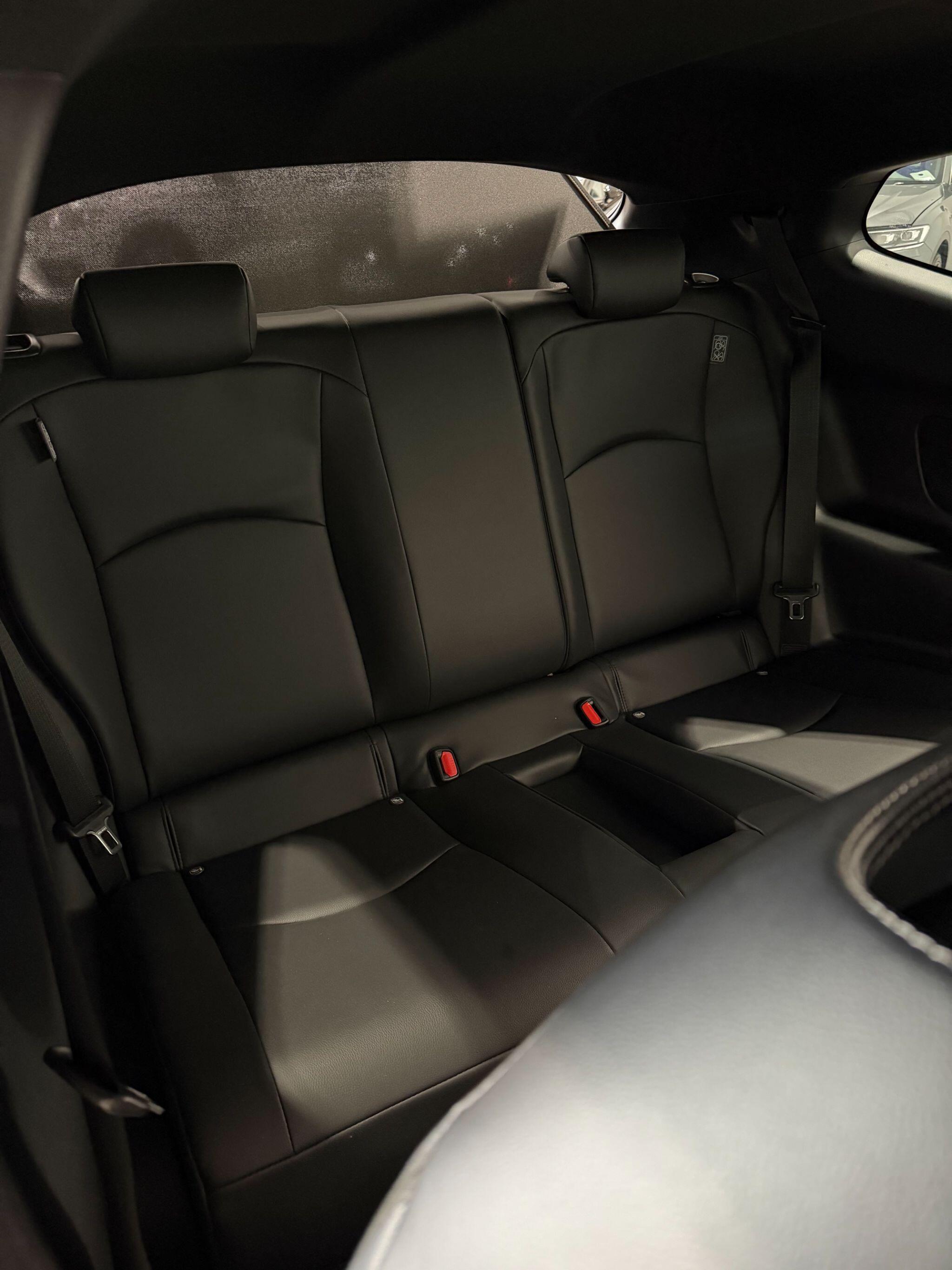 Toyota Yaris - Image 13