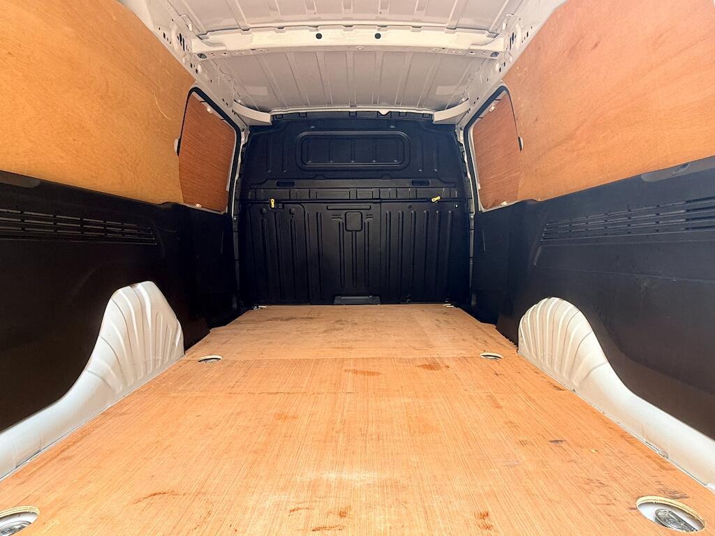 Vauxhall Combo - Image 11