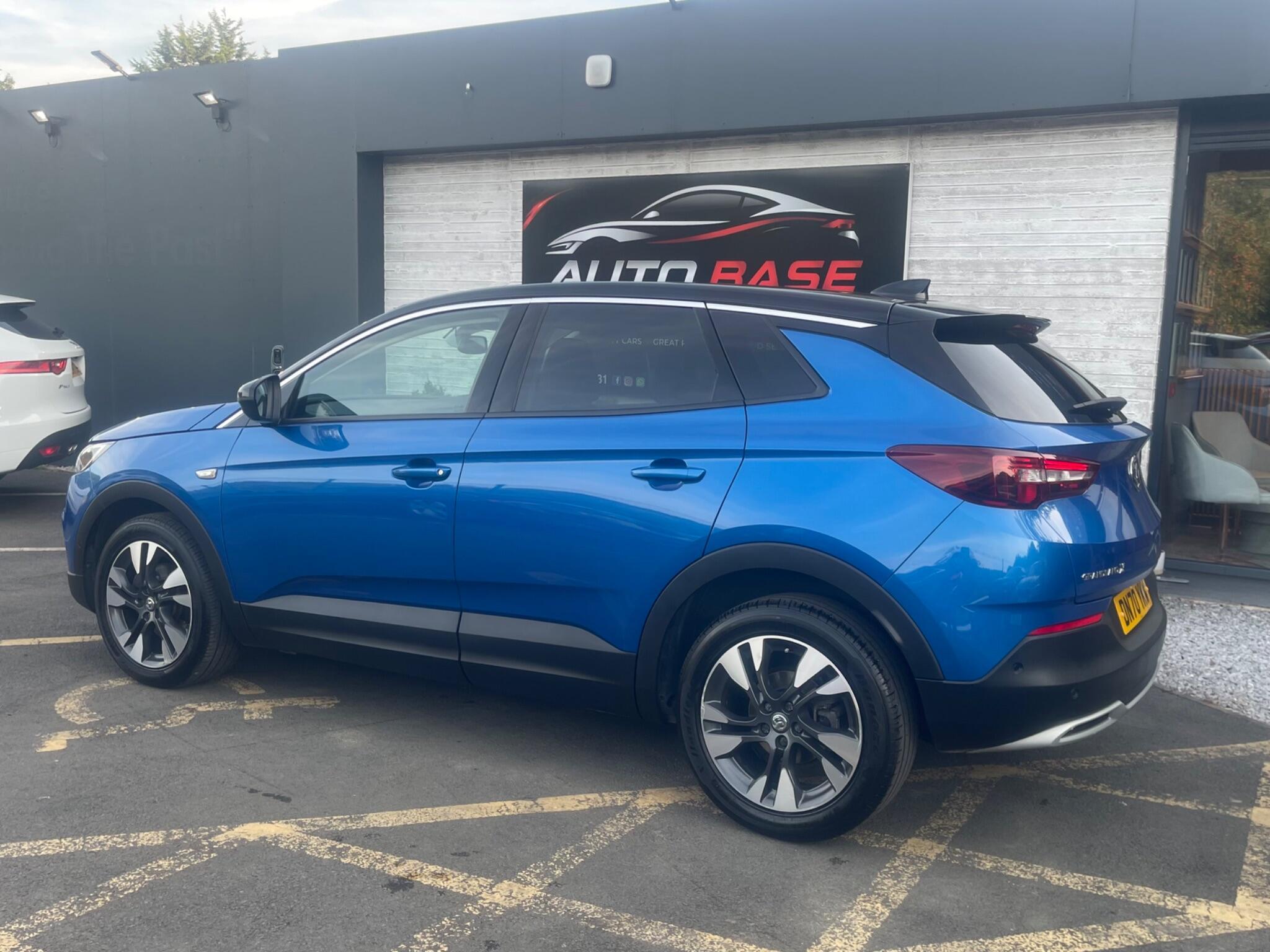 Vauxhall Grandland X - Image 9