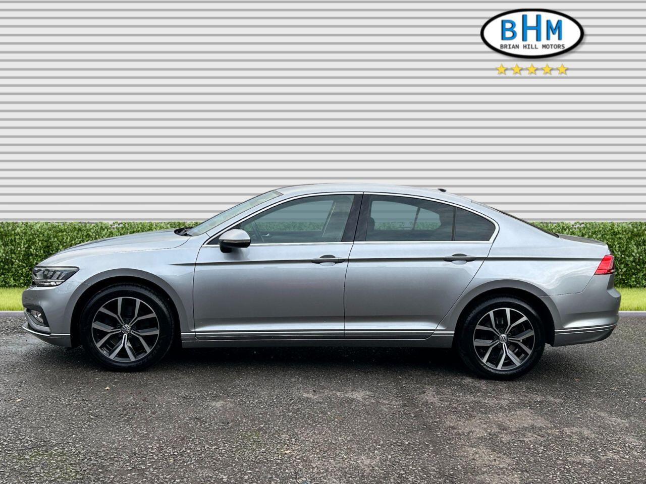 Volkswagen Passat - Image 25