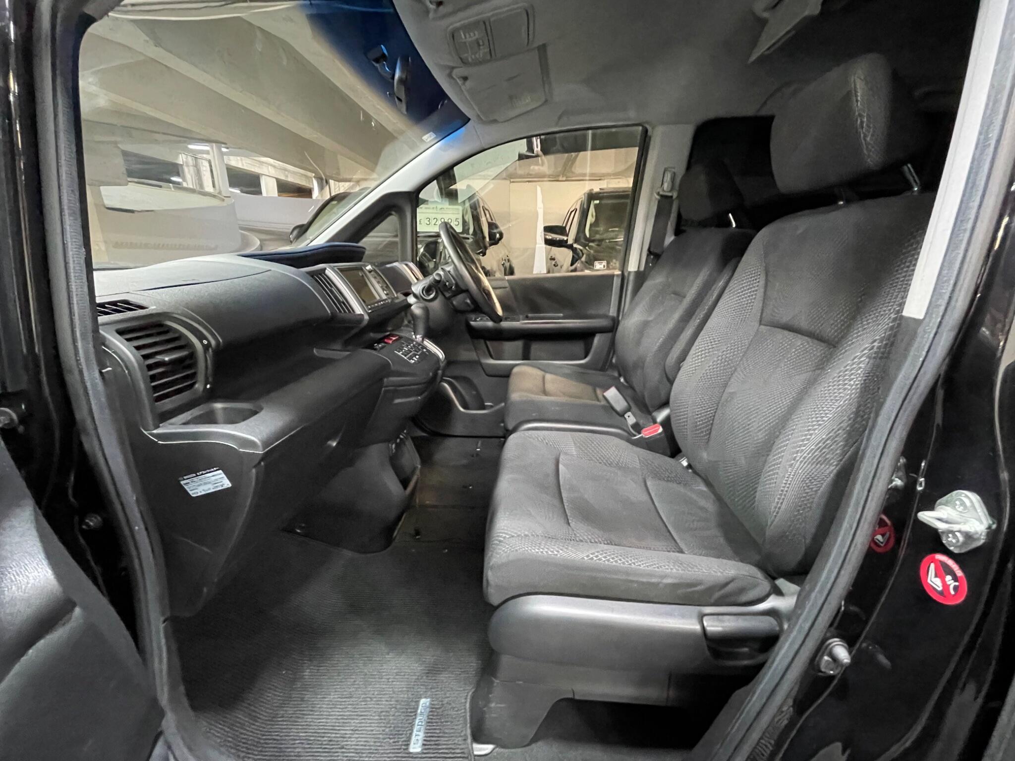 Honda Stepwagon - Image 9