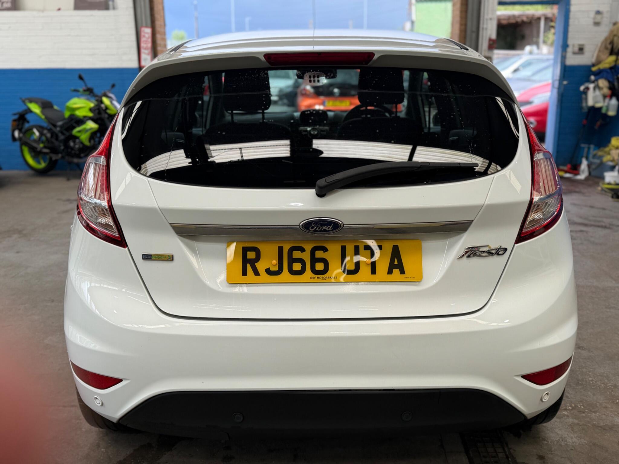 Ford Fiesta - Image 4