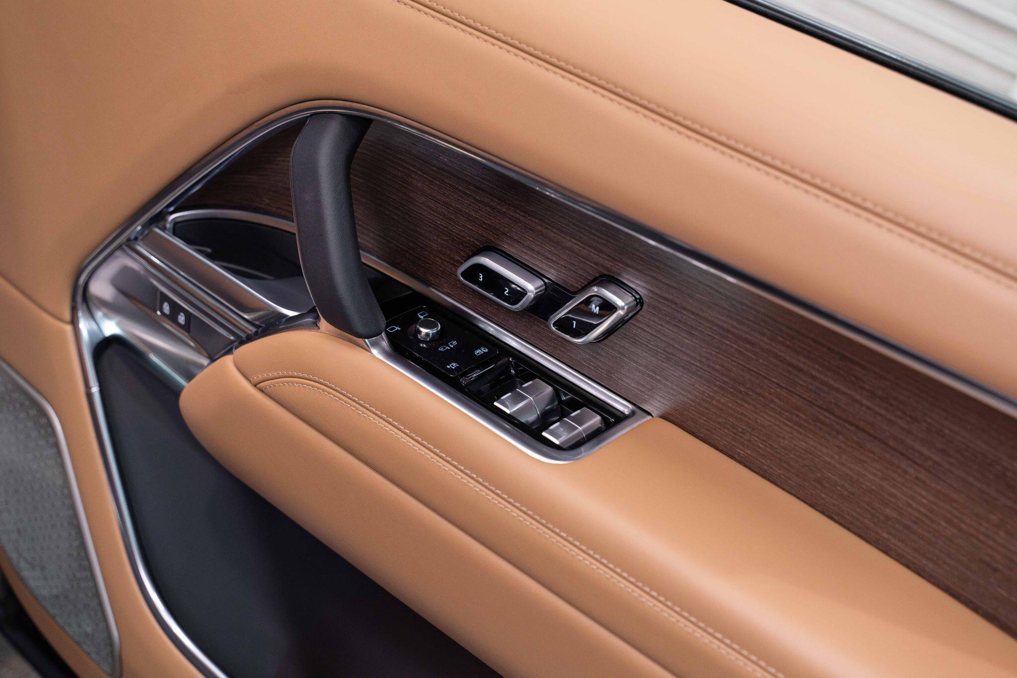 Land Rover Range Rover - Image 11