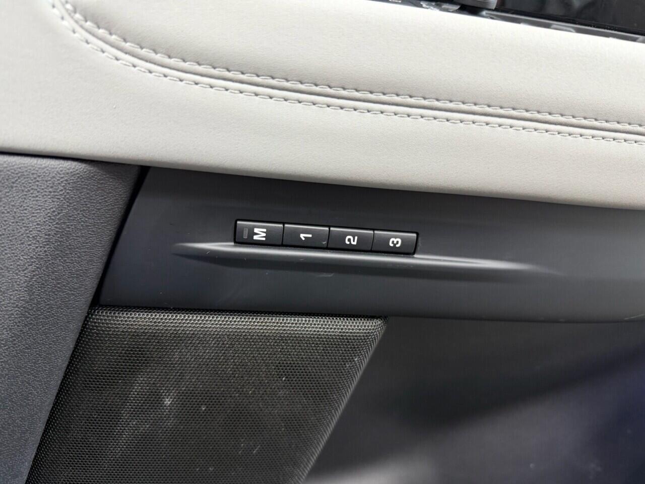 Land Rover Range Rover Evoque - Image 19