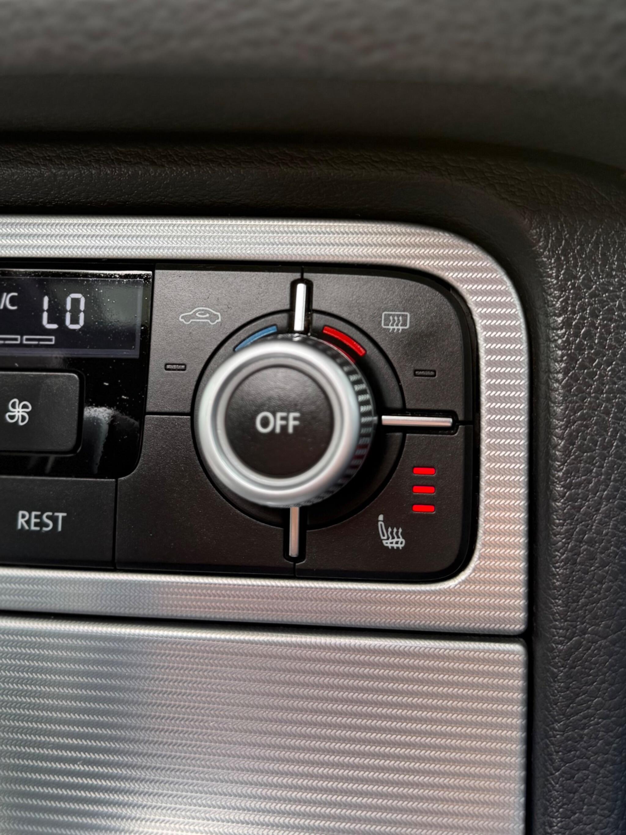 Volkswagen Touareg - Image 43