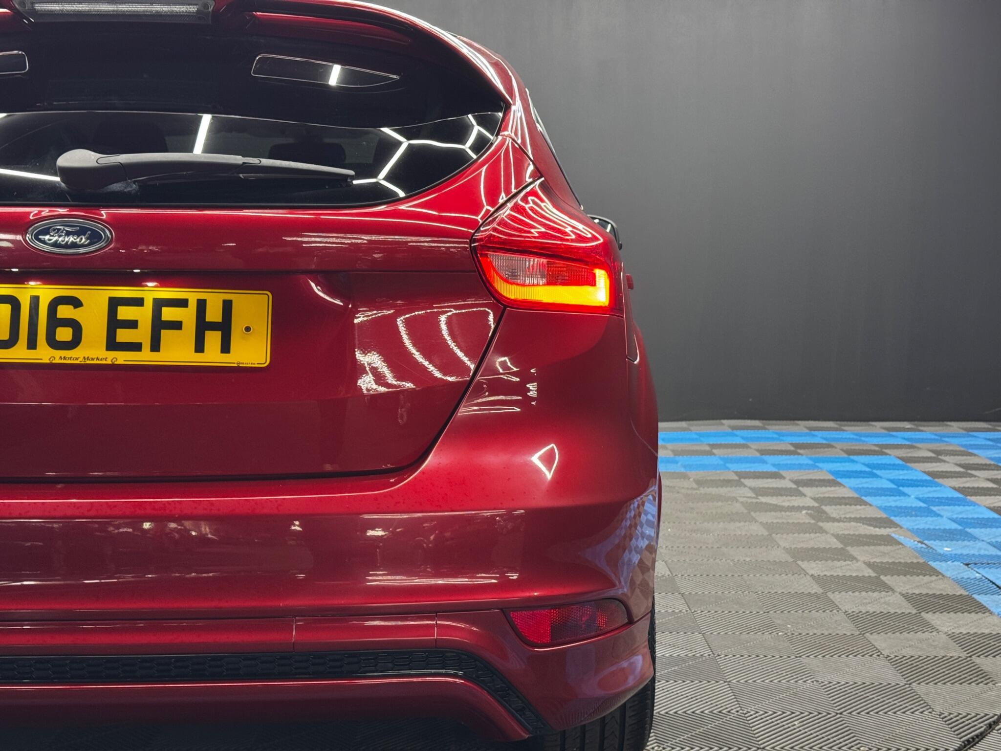Ford Focus - Image 38