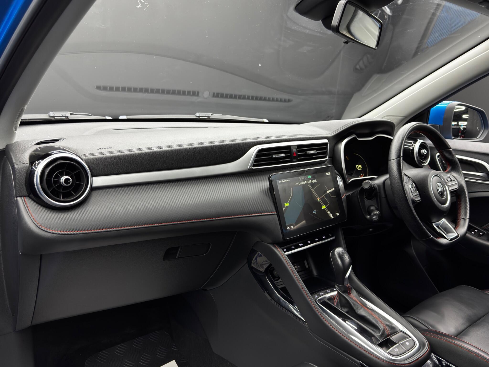 MG MG ZS - Image 11