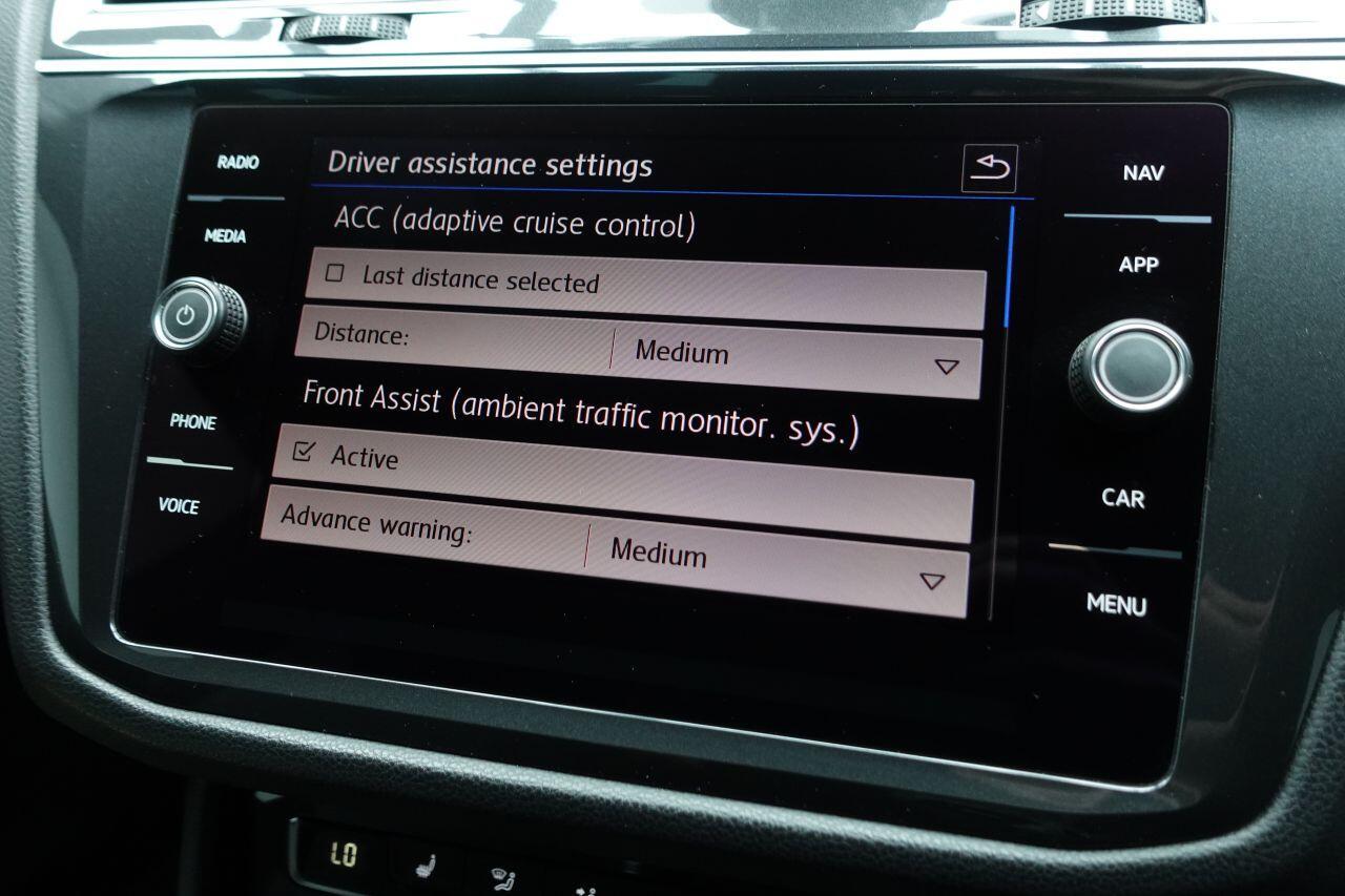 Volkswagen Tiguan - Image 25