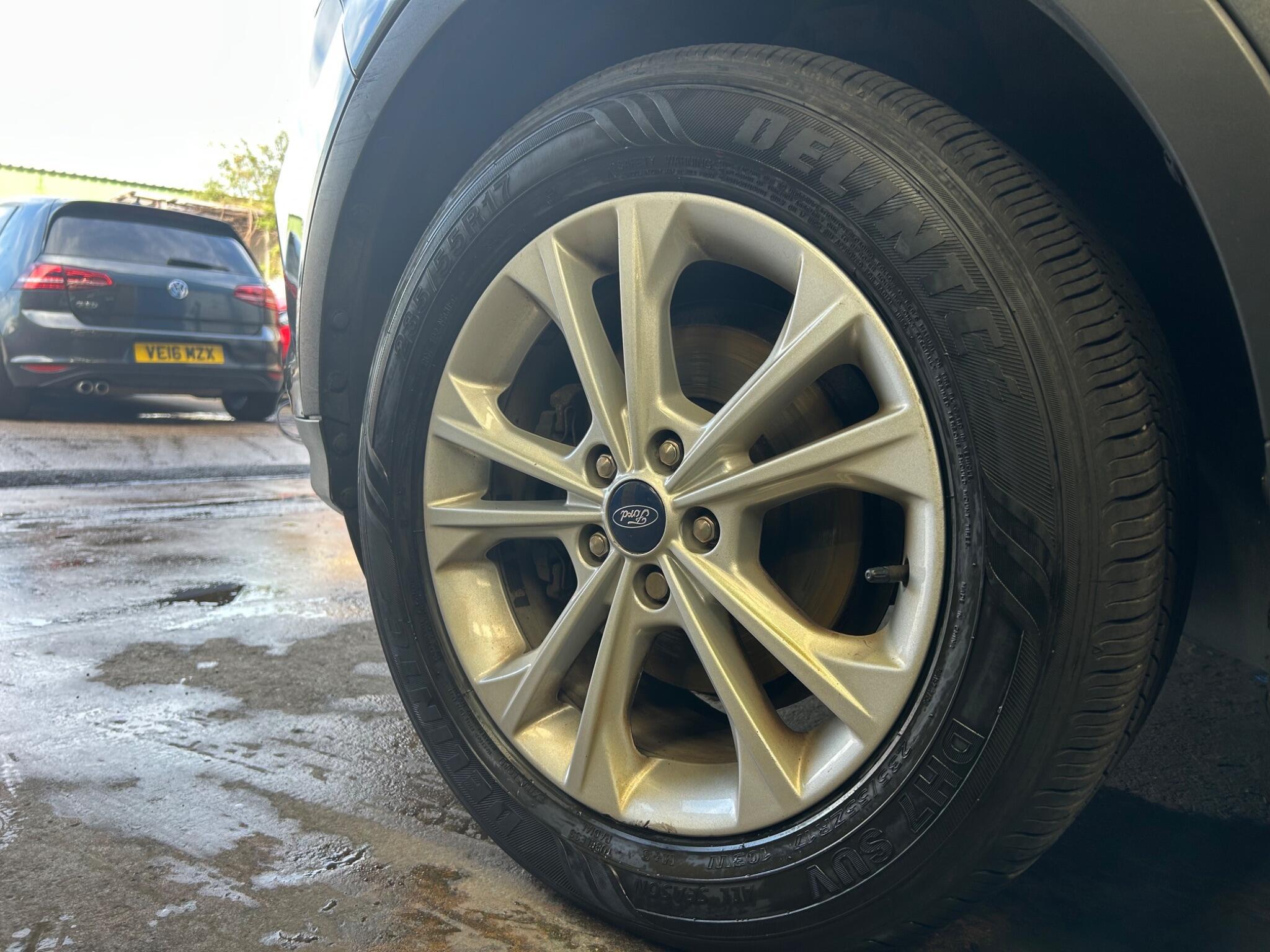 Ford Kuga - Image 27