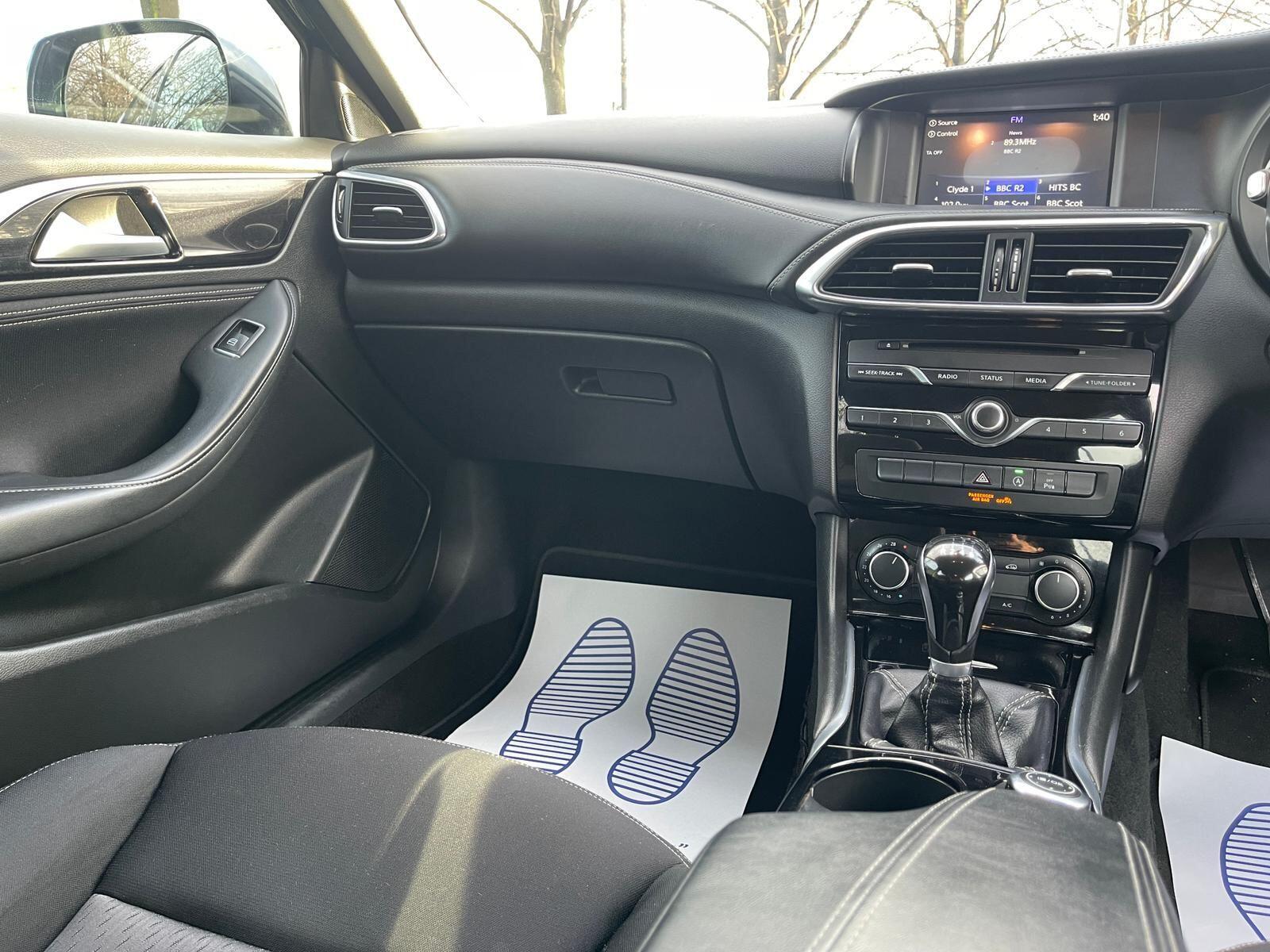 Infiniti Q30 - Image 14