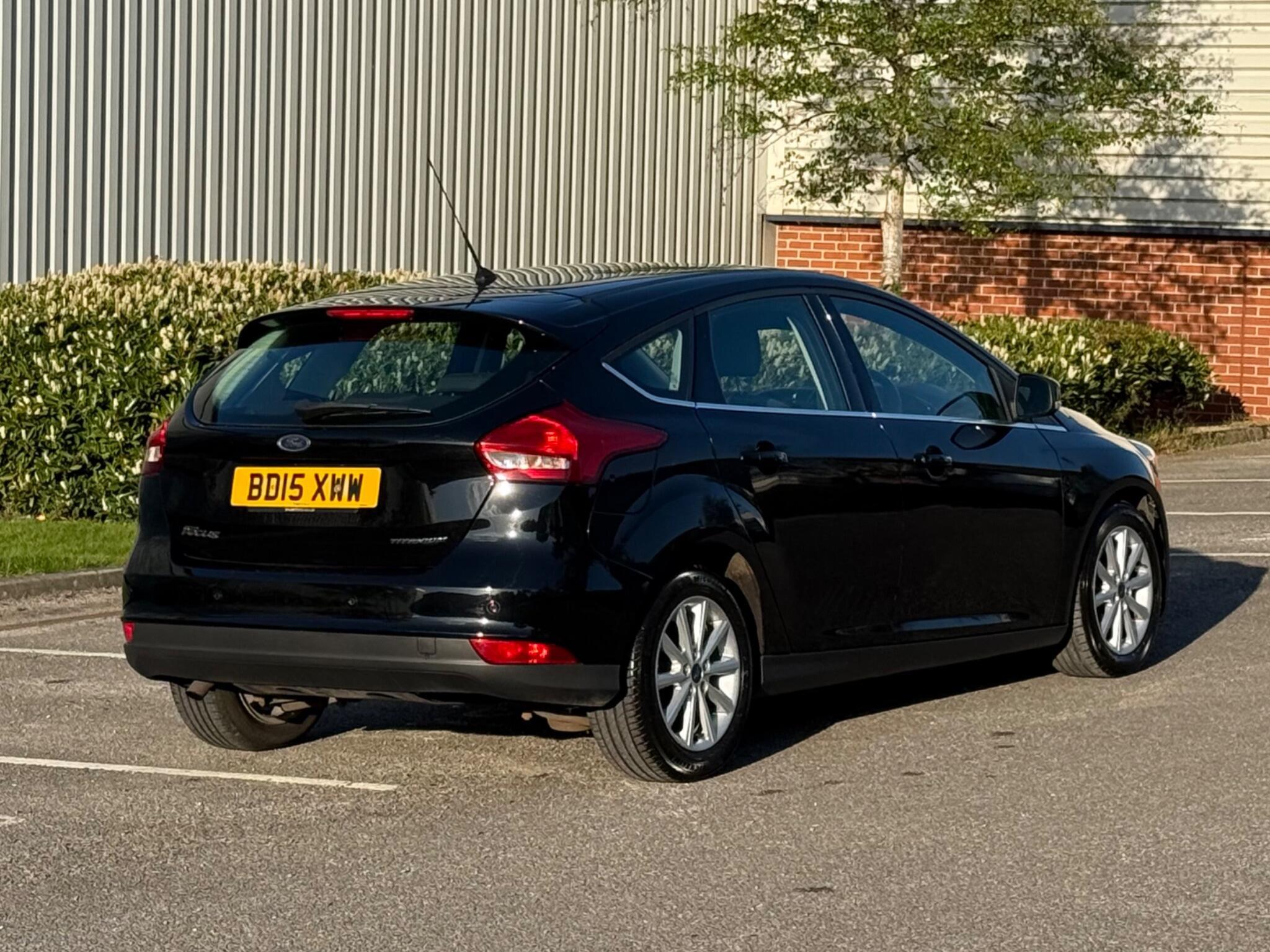 Ford Focus - Image 13