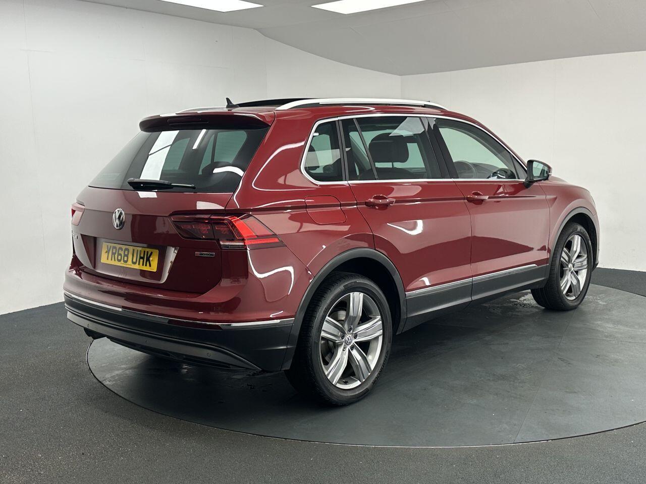 Volkswagen Tiguan - Image 10