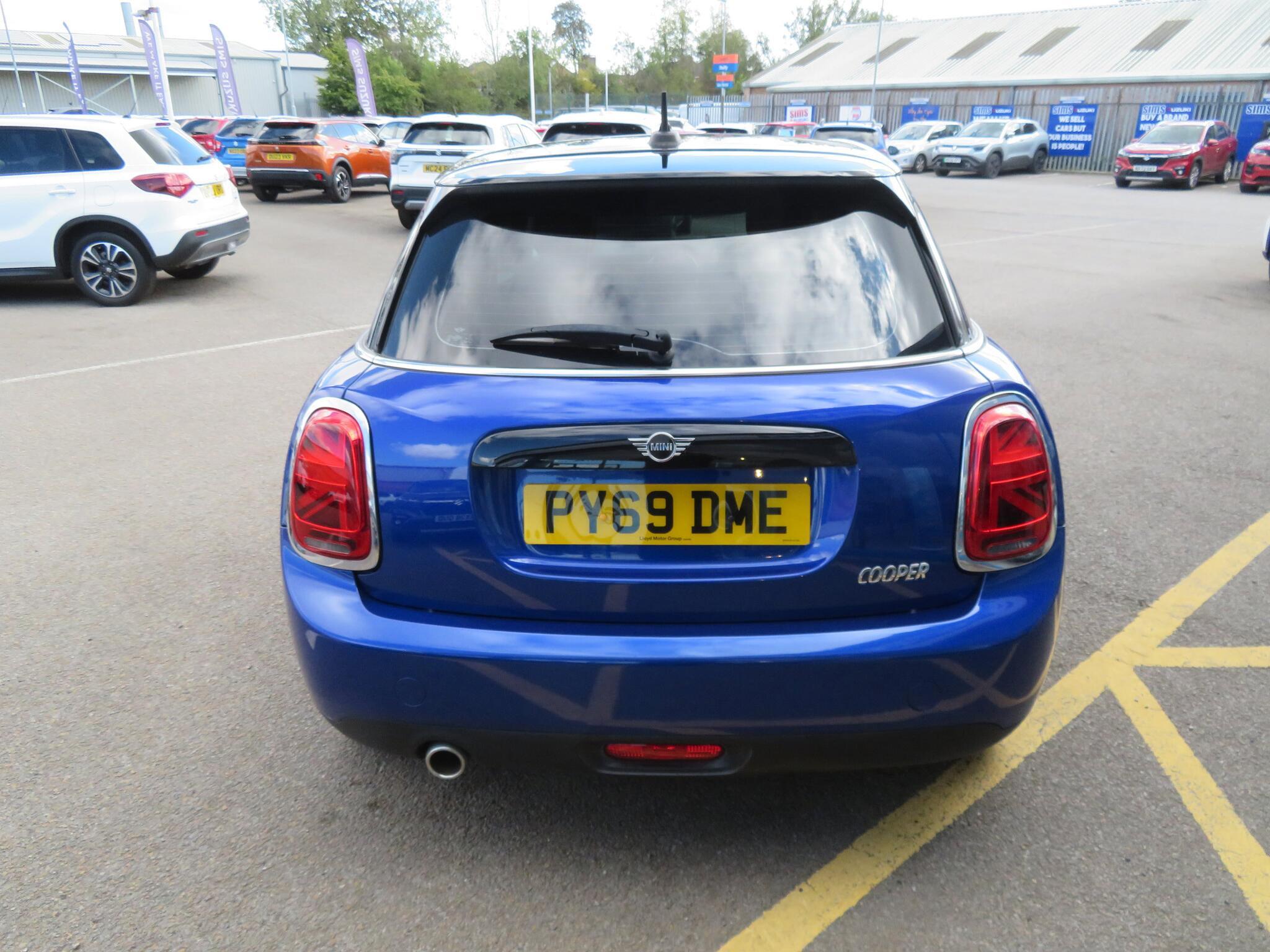 MINI Hatch - Image 6