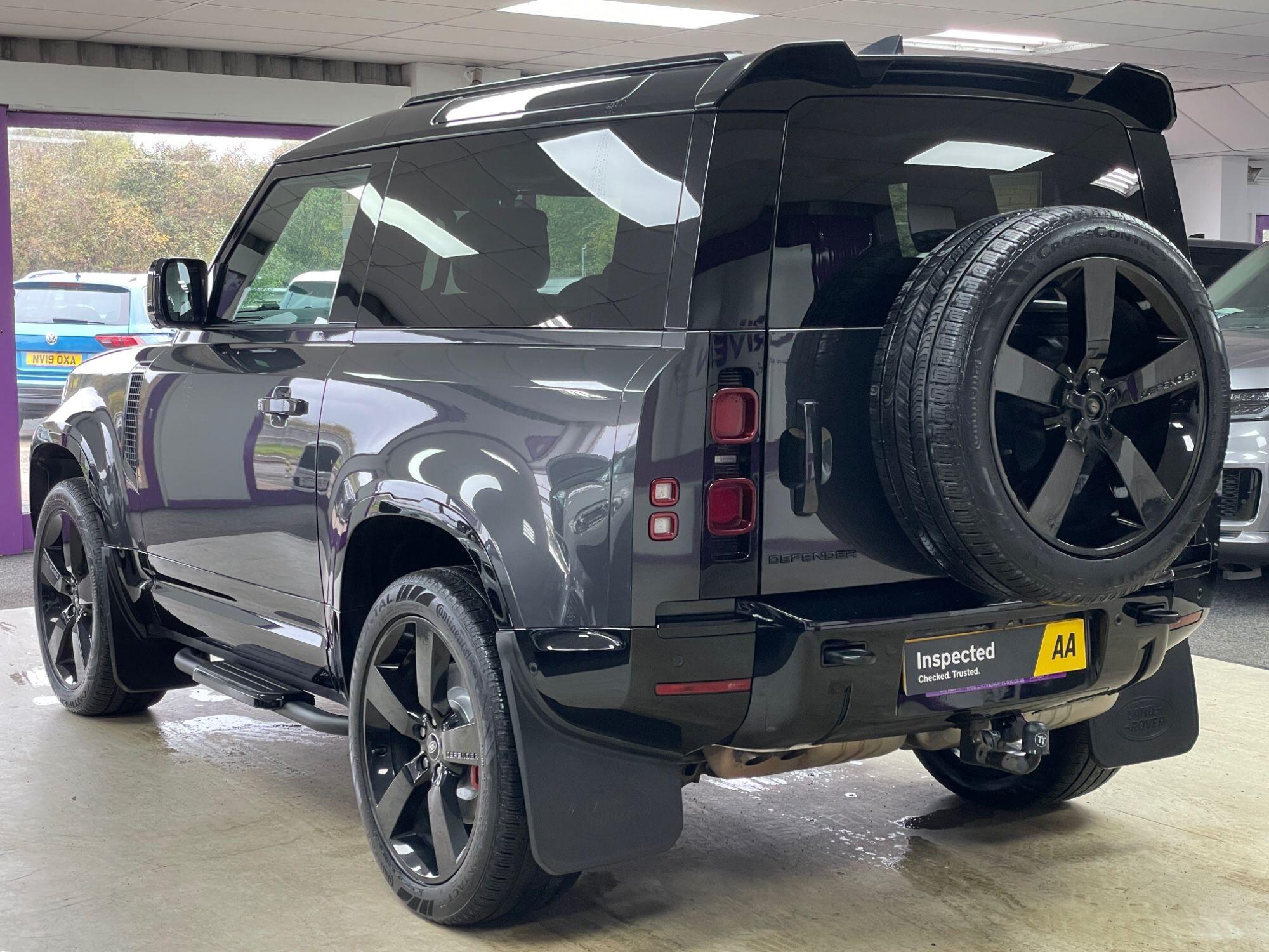 Land Rover Defender - Image 8