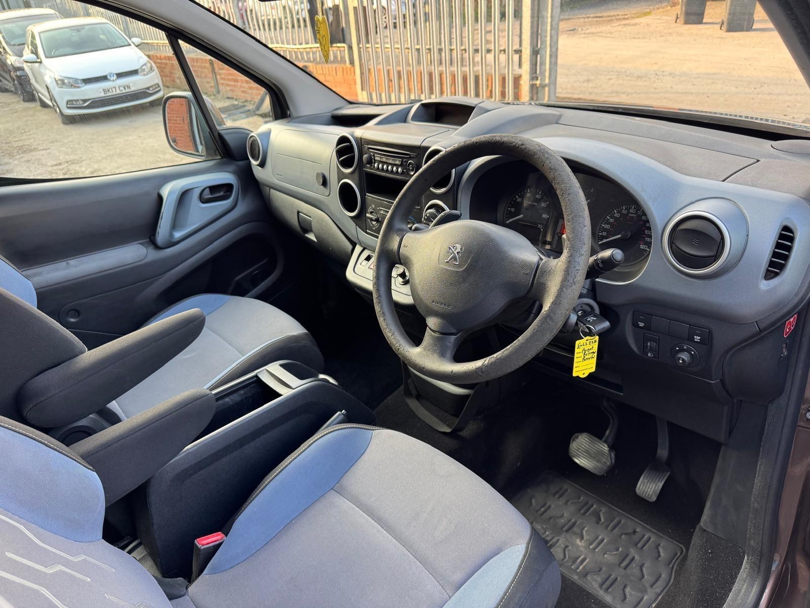 Peugeot Partner Tepee - Image 13