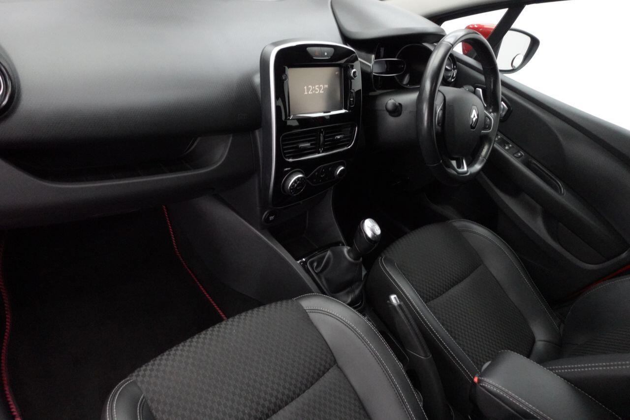 Renault Clio - Image 16