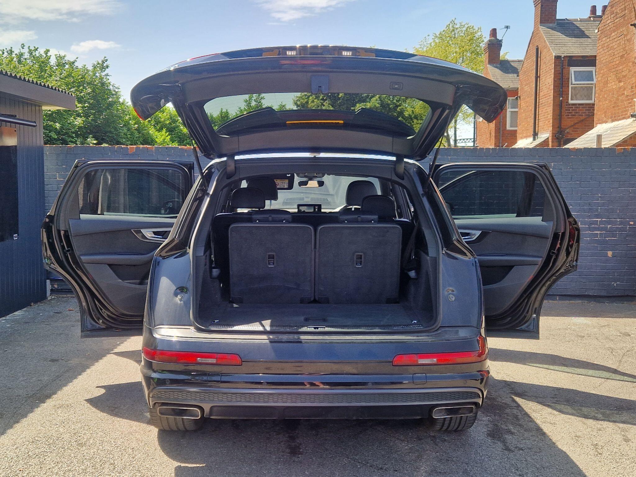 Audi Q7 - Image 20