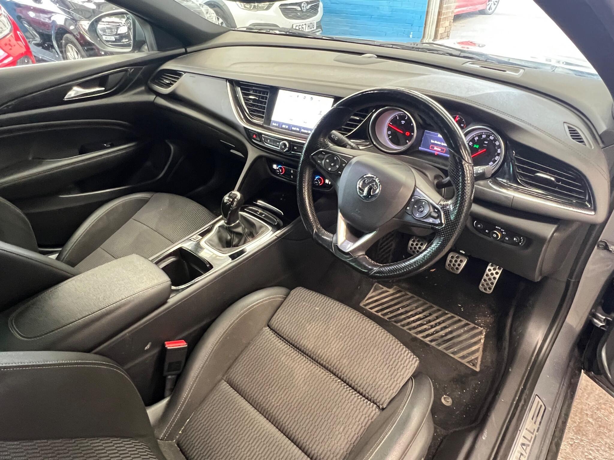 Vauxhall Insignia - Image 18