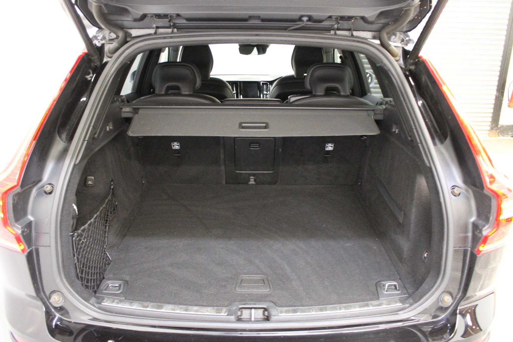 Volvo XC60 - Image 16