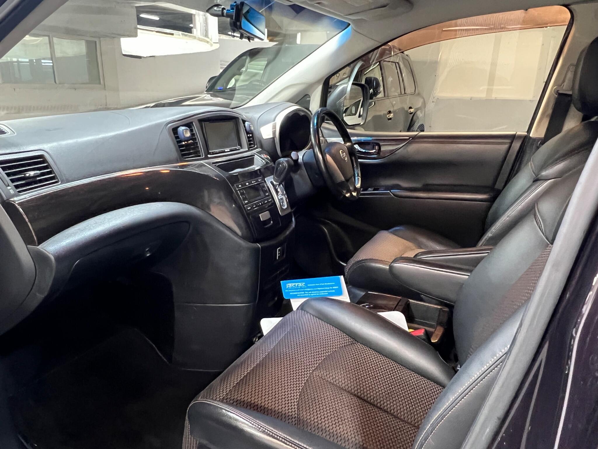 Nissan Elgrand - Image 10