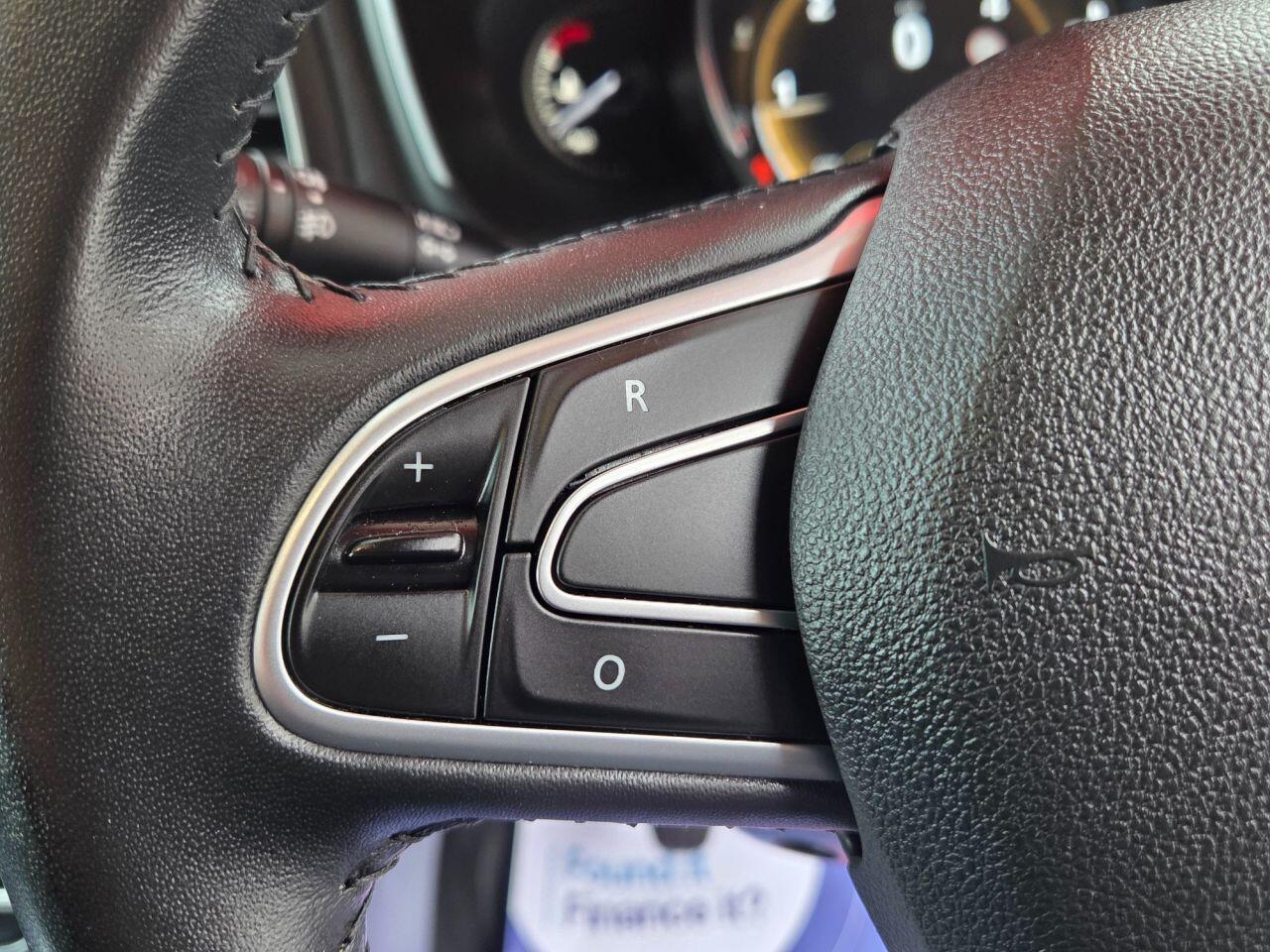 Renault Megane - Image 18