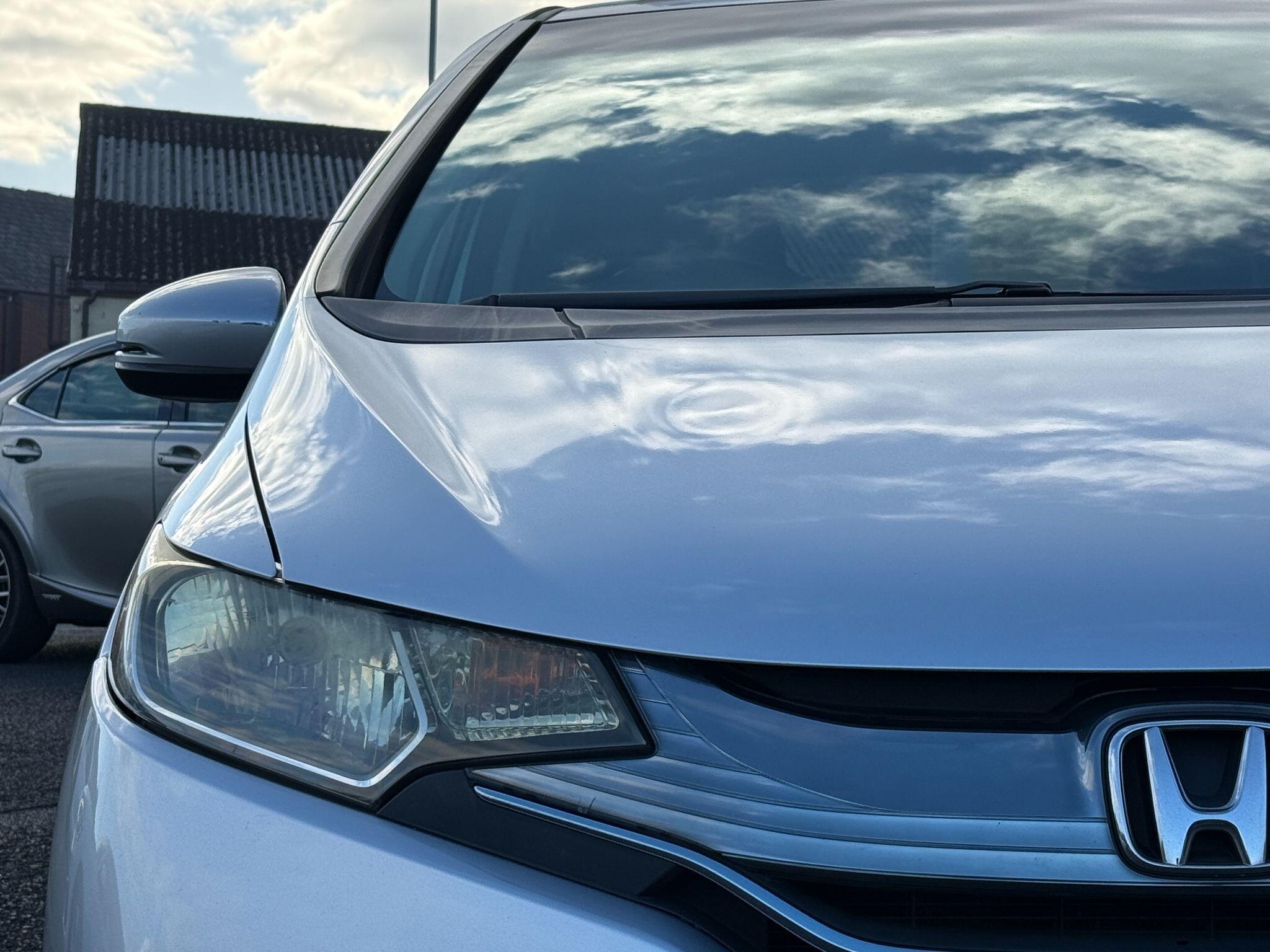 Honda FIT - Image 12