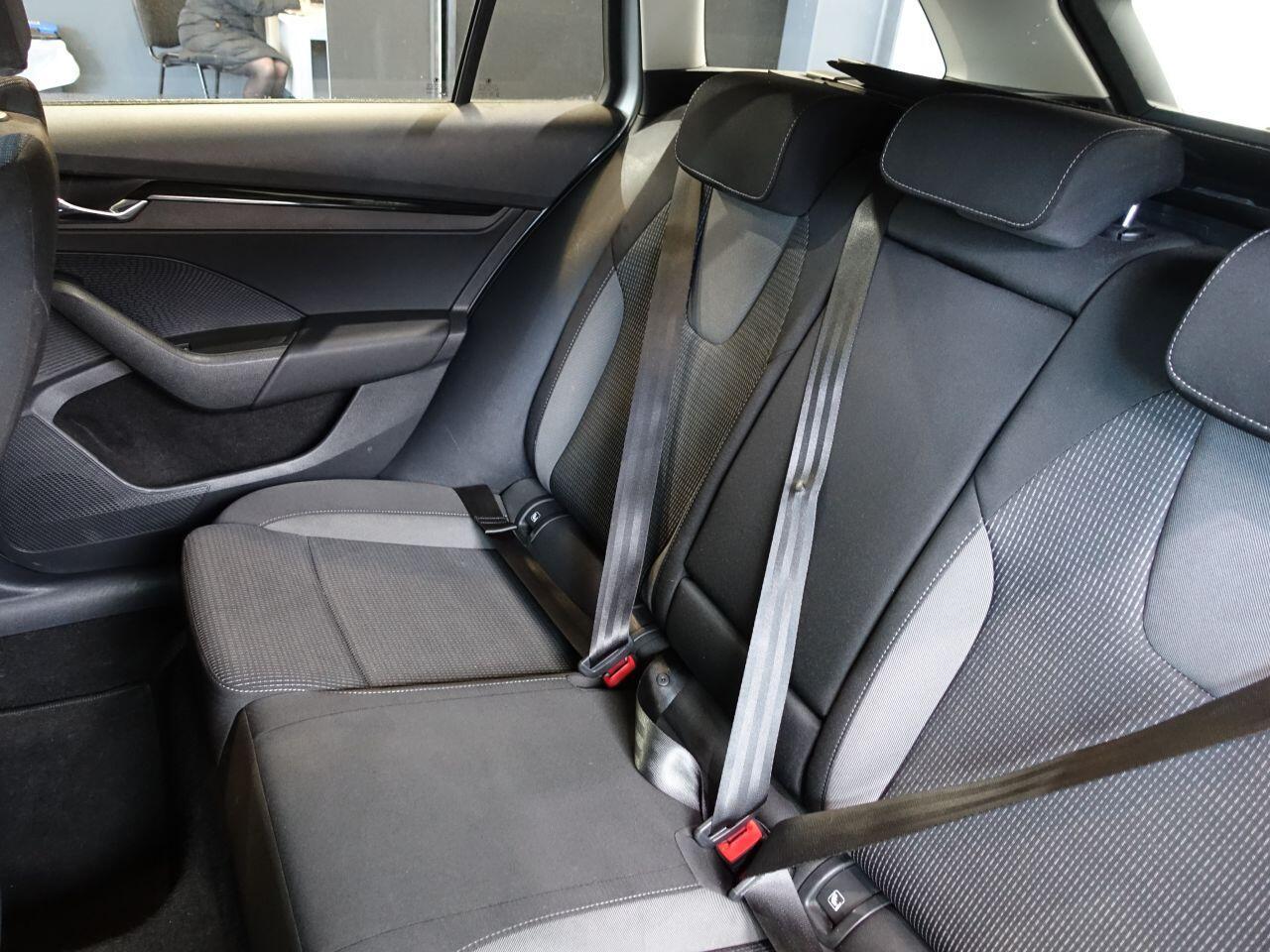 Skoda Octavia - Image 17