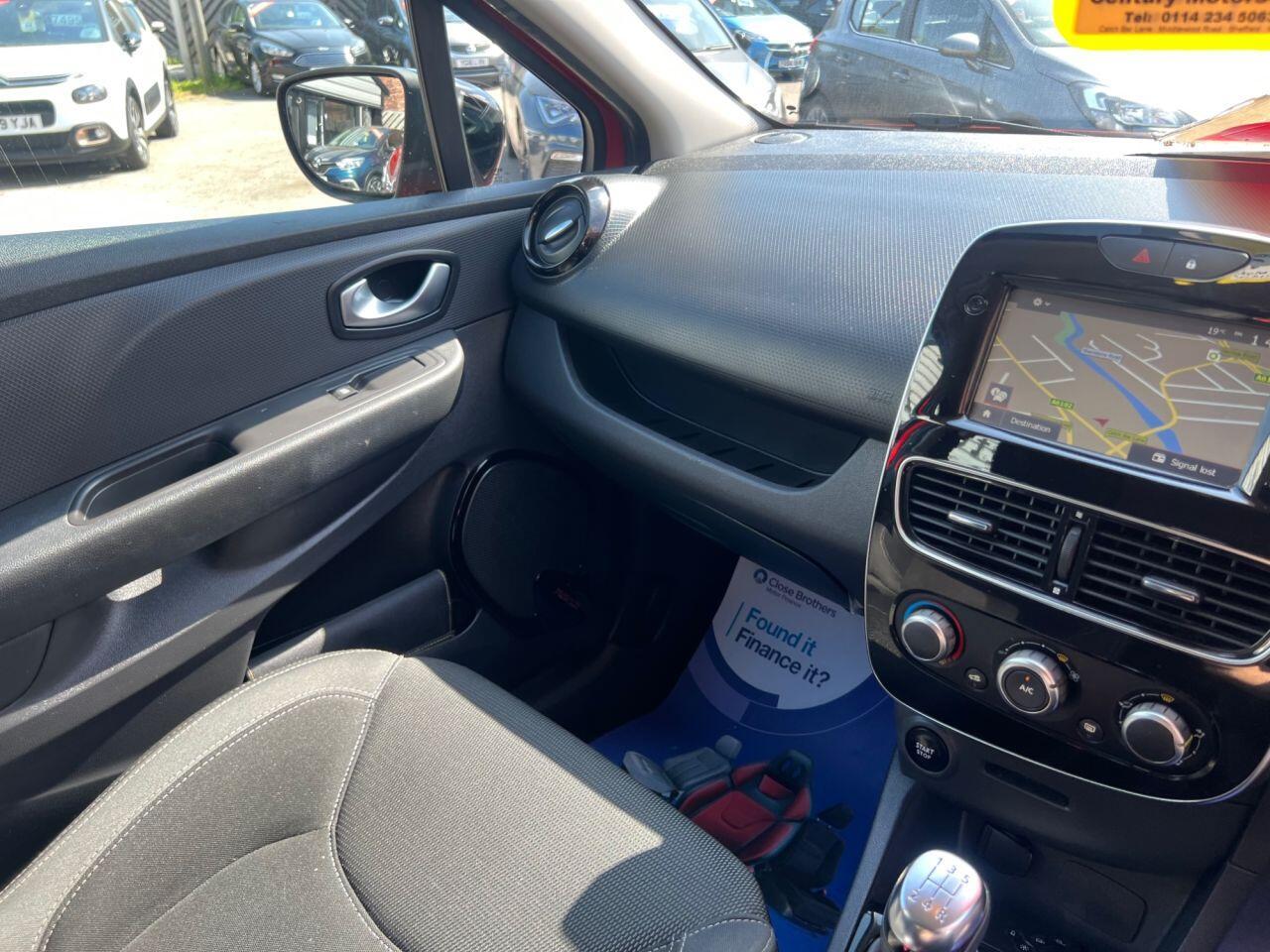 Renault Clio - Image 27