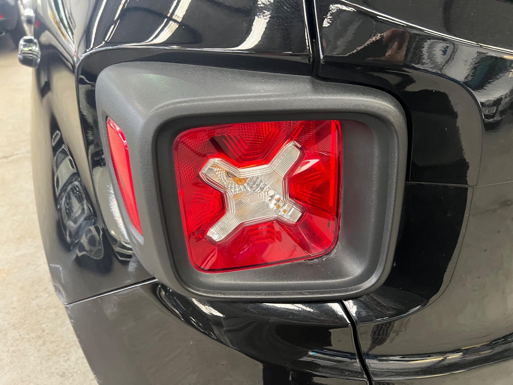 Jeep Renegade - Image 34