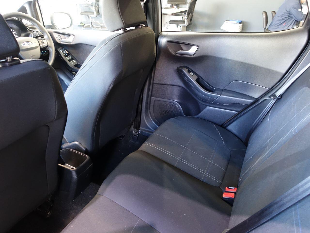 Ford Fiesta - Image 21