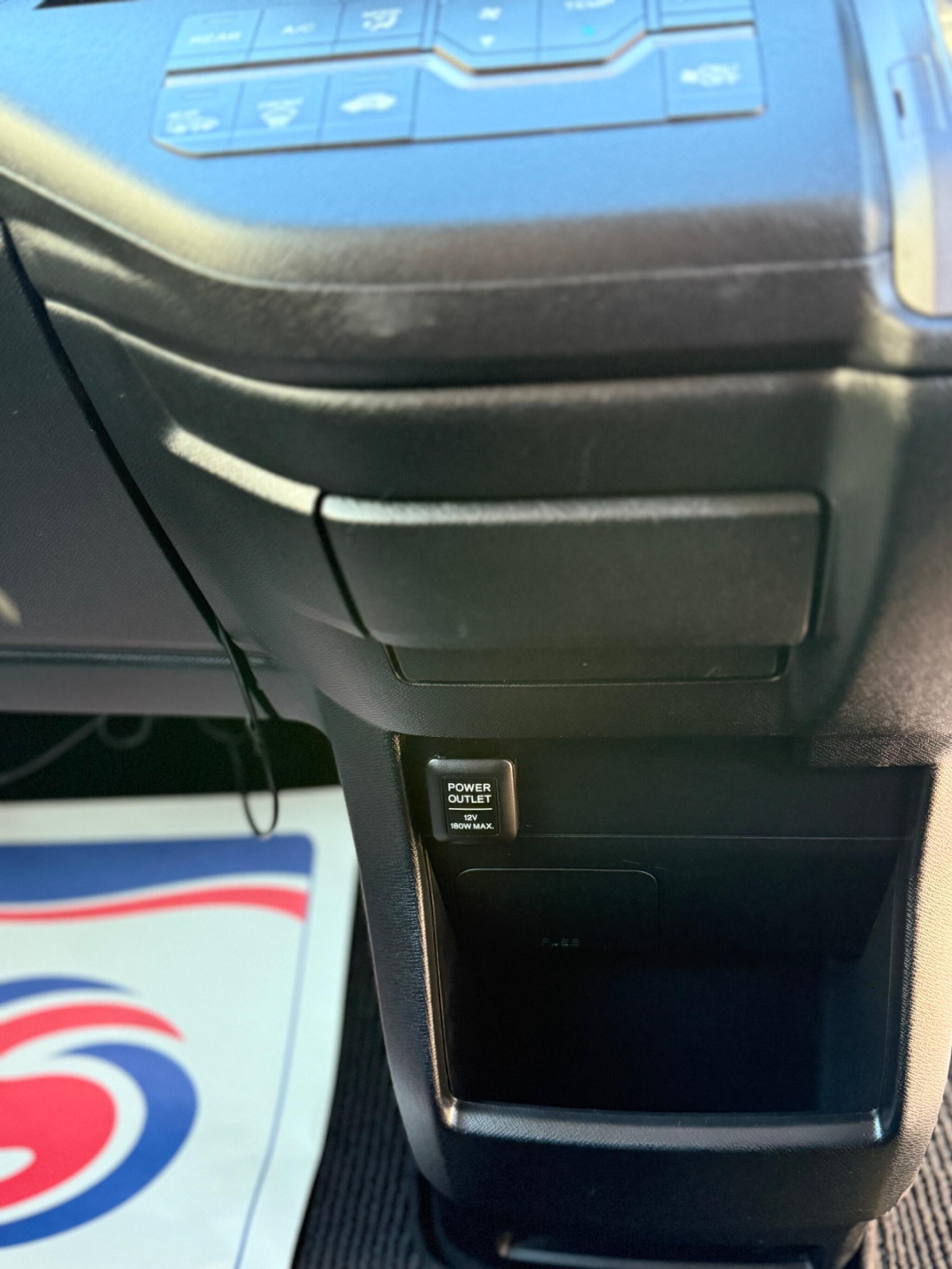 Honda Stepwagon - Image 40