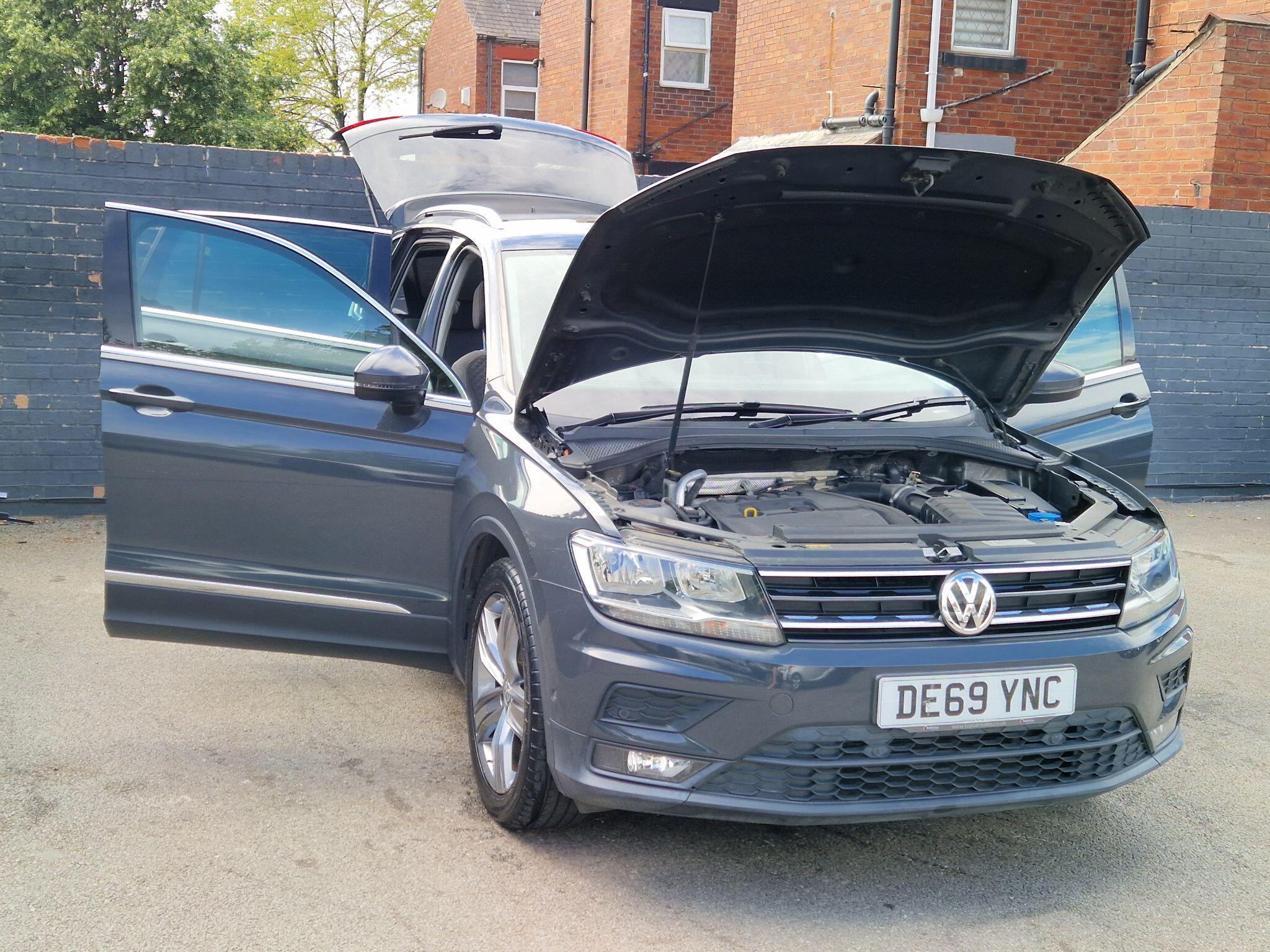 Volkswagen Tiguan - Image 12